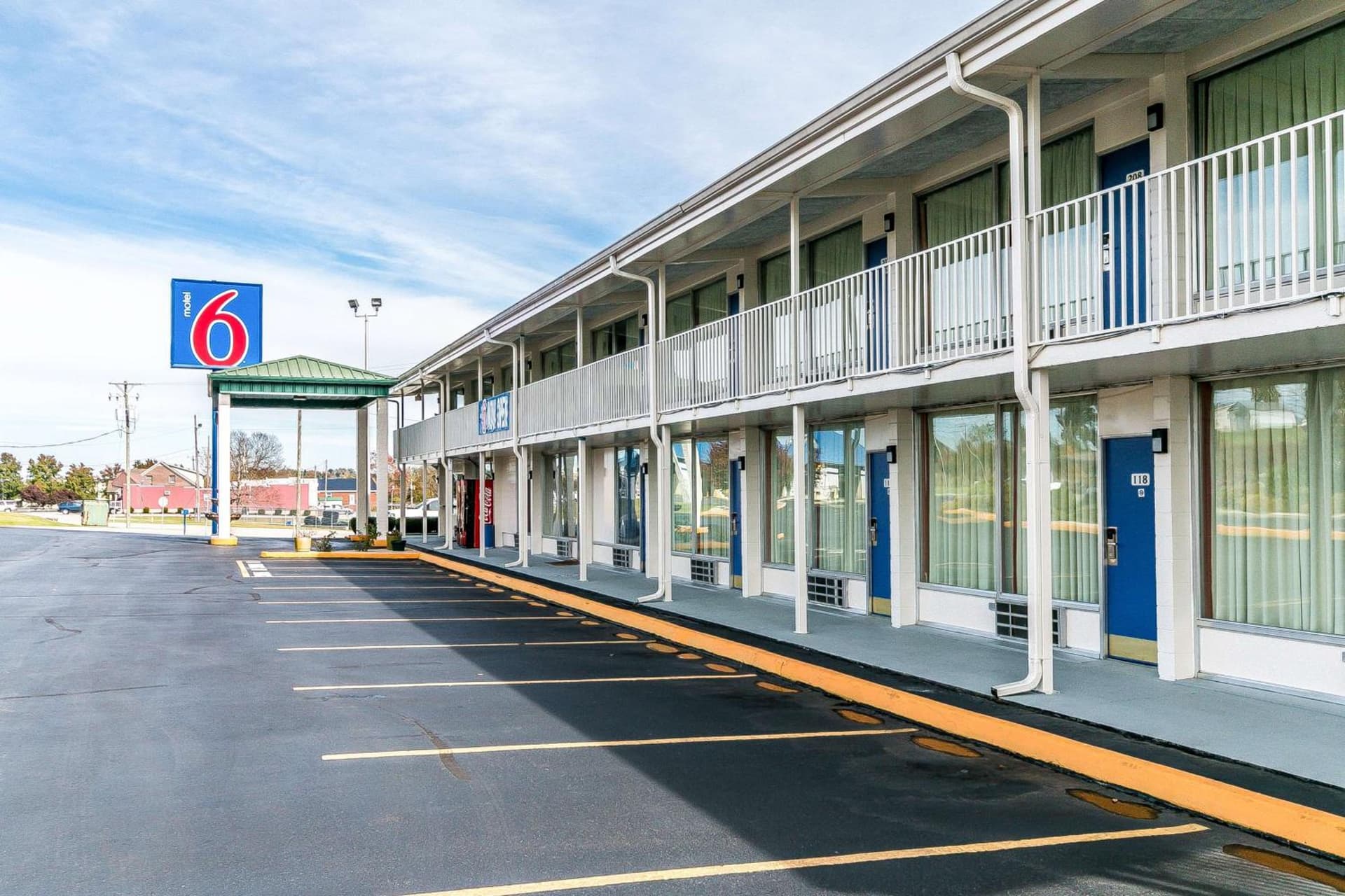 Motel 6-Somerset, KY interior in Somerset, KY — gallery photo 2
