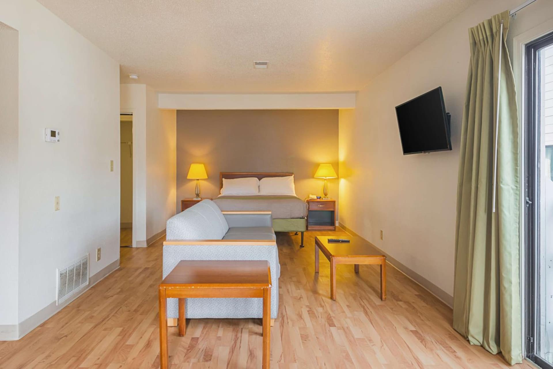 Studio 6 Extended Stay - Greensboro, NC gallery photo in Greensboro, NC — image 5