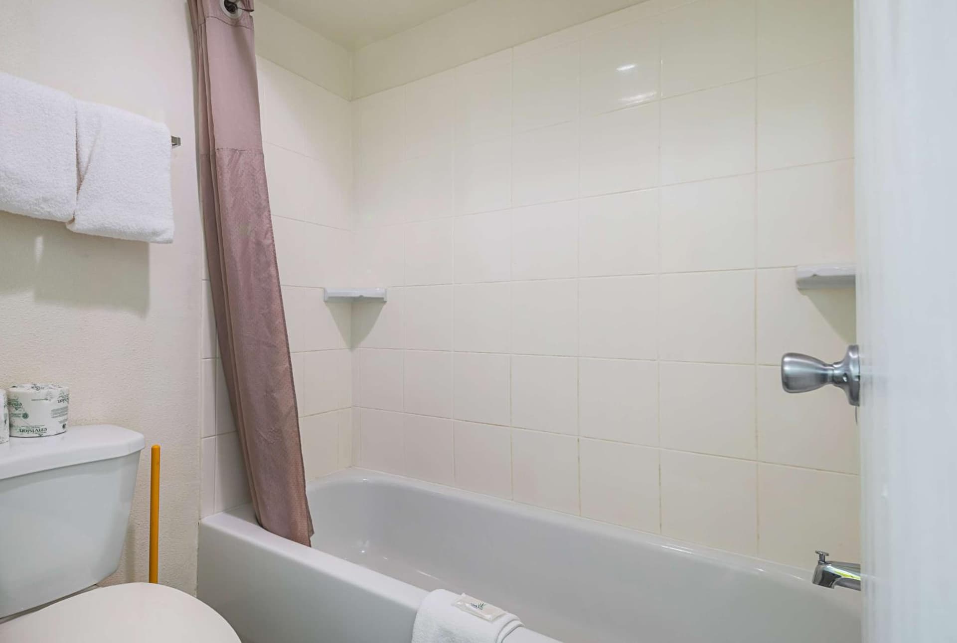Studio 6 Extended Stay - Greensboro, NC gallery photo in Greensboro, NC — image 15