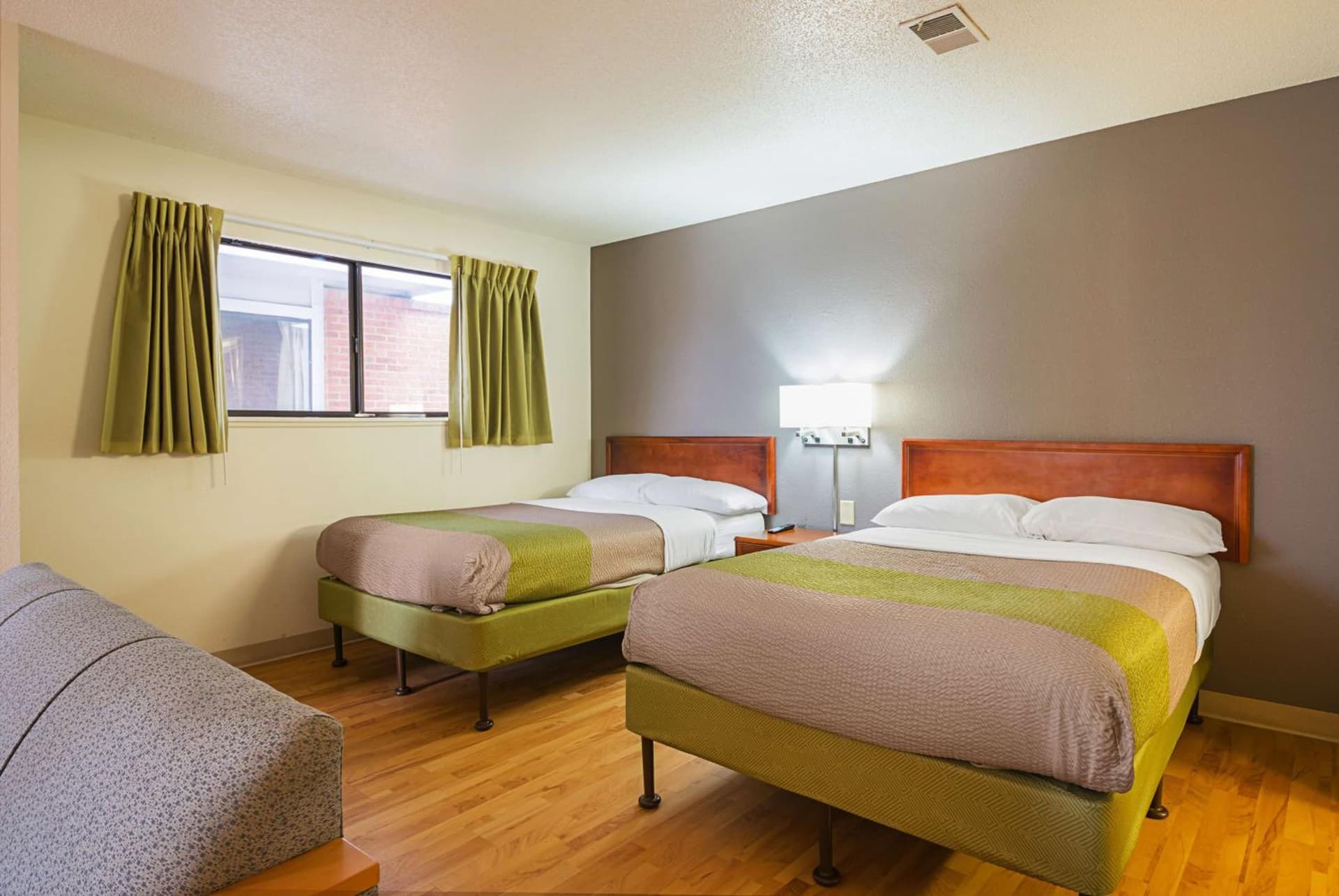 Studio 6 Extended Stay - Greensboro, NC gallery photo in Greensboro, NC — image 4