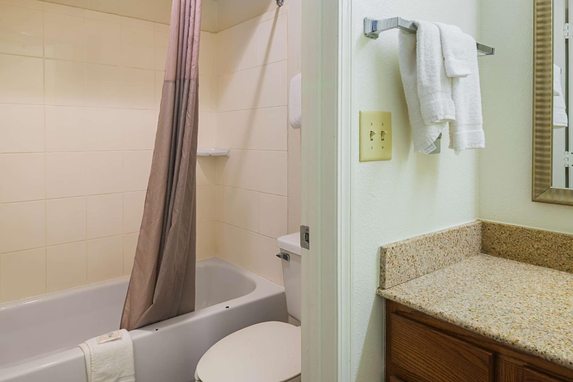 Studio 6 Extended Stay - Greensboro, NC gallery photo in Greensboro, NC — image 21