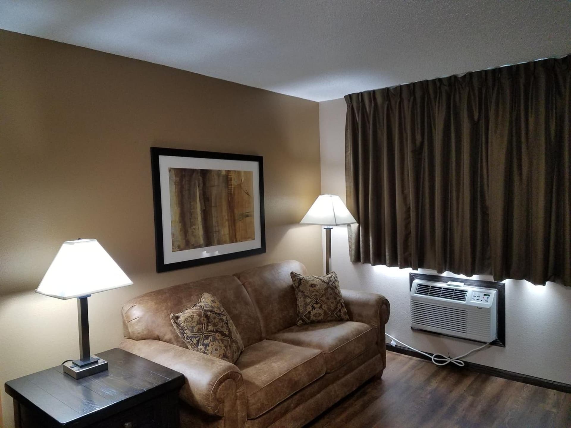 Americas Best Value Inn and Suites Bismarck gallery photo in Bismarck, ND — image 26