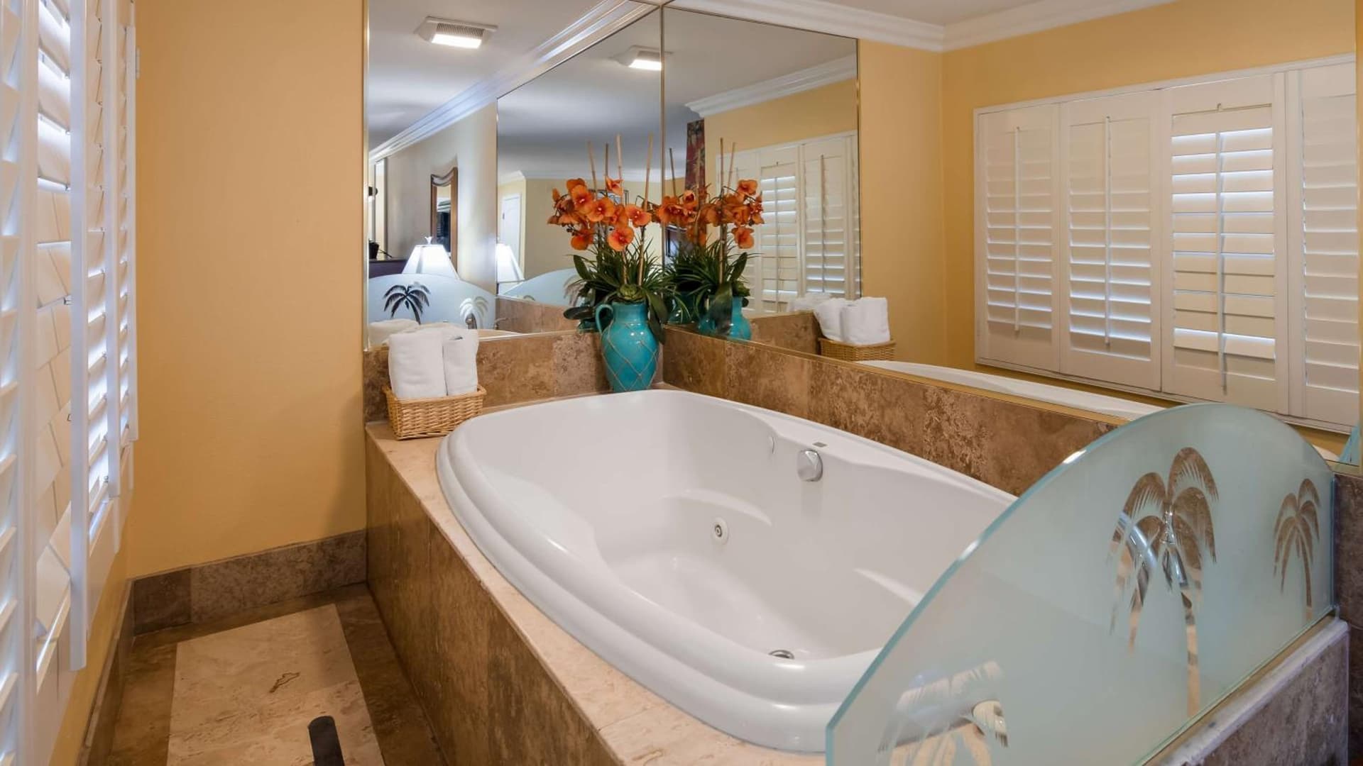 Best Western Harbour Inn & Suites Huntington - Sunset Beach gallery photo in Huntington Beach, CA — image 26