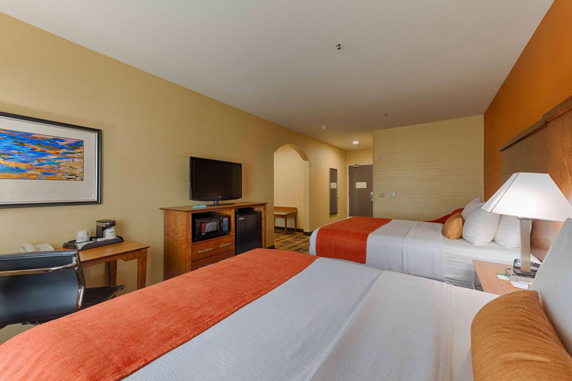 Best Western Plus Delta Inn & Suites property views in Oakley, CA — gallery photo 3
