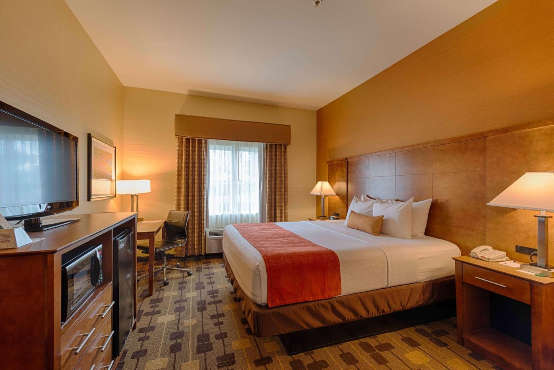 Best Western Plus Delta Inn & Suites interior in Oakley, CA — gallery photo 2