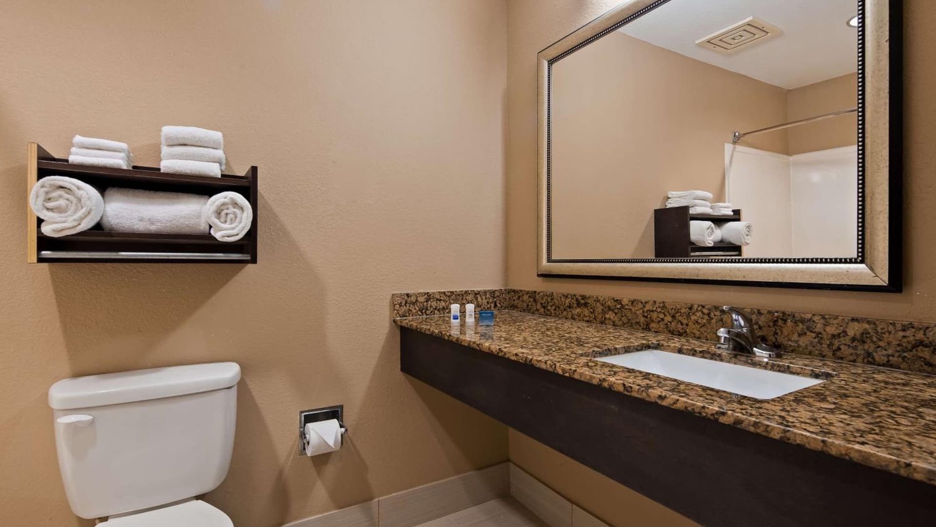 Best Western Inn & Suites - Lake Charles gallery photo in Lake Charles, LA — image 10