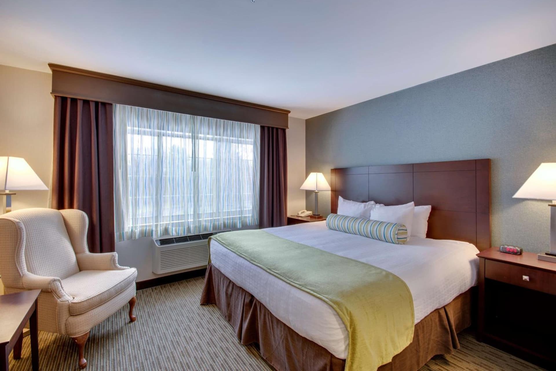 Best Western Plus, The Inn at Hampton gallery photo in Hampton, NH — image 25