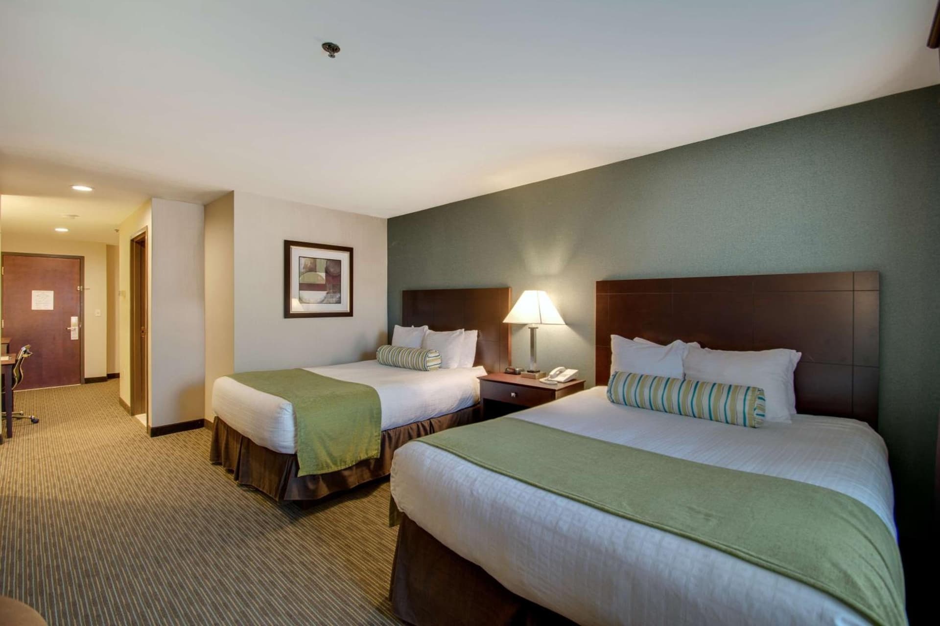 Best Western Plus, The Inn at Hampton gallery photo in Hampton, NH — image 7