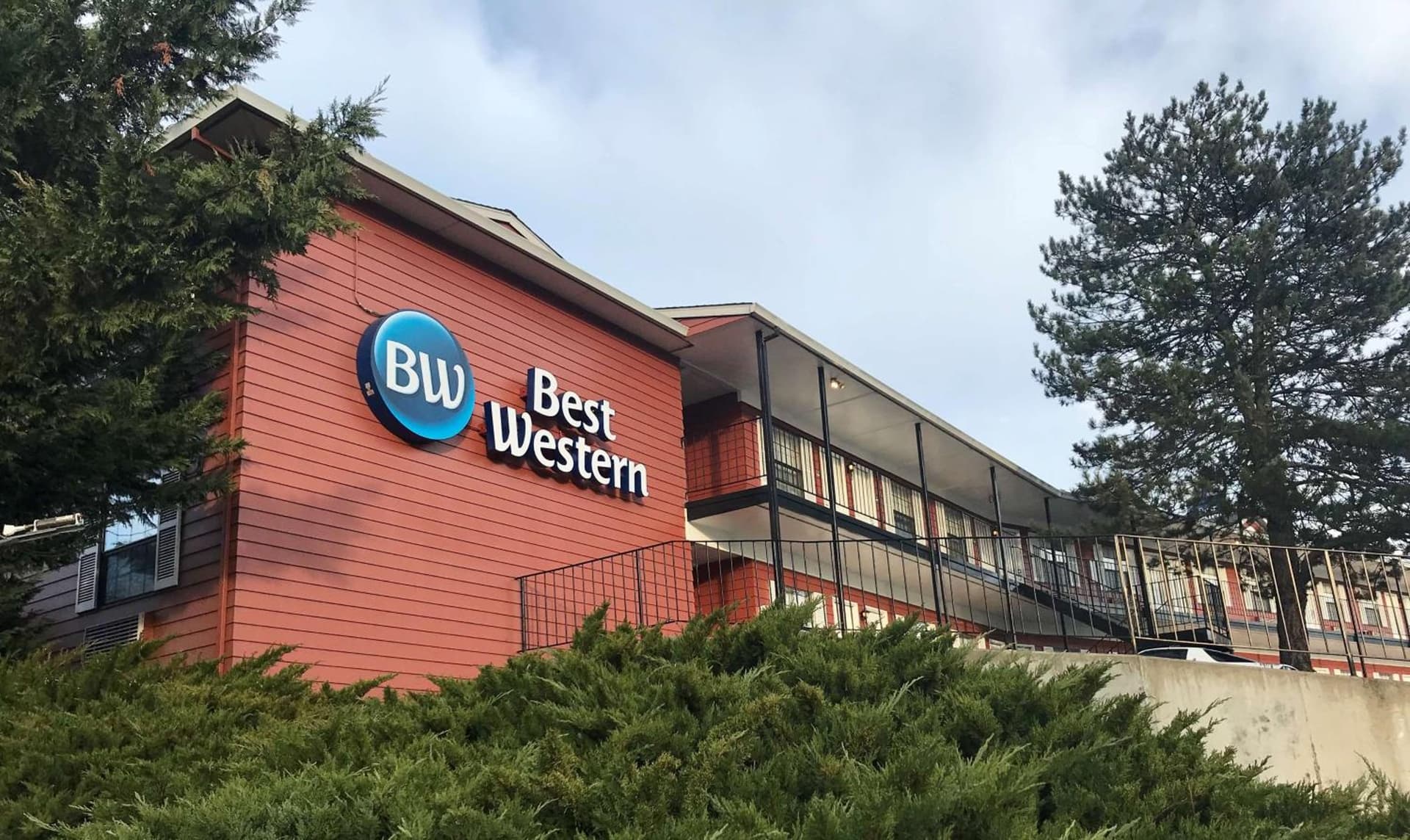 Best Western Grants Pass Inn interior in Grants Pass, OR — gallery photo 2