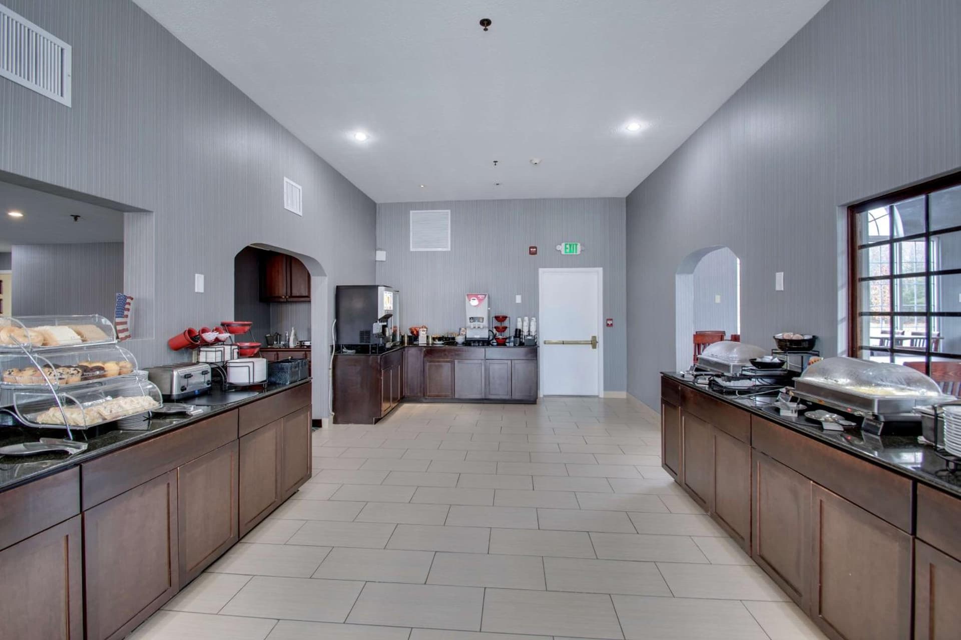 Best Western Plus, The Inn at Hampton gallery photo in Hampton, NH — image 29