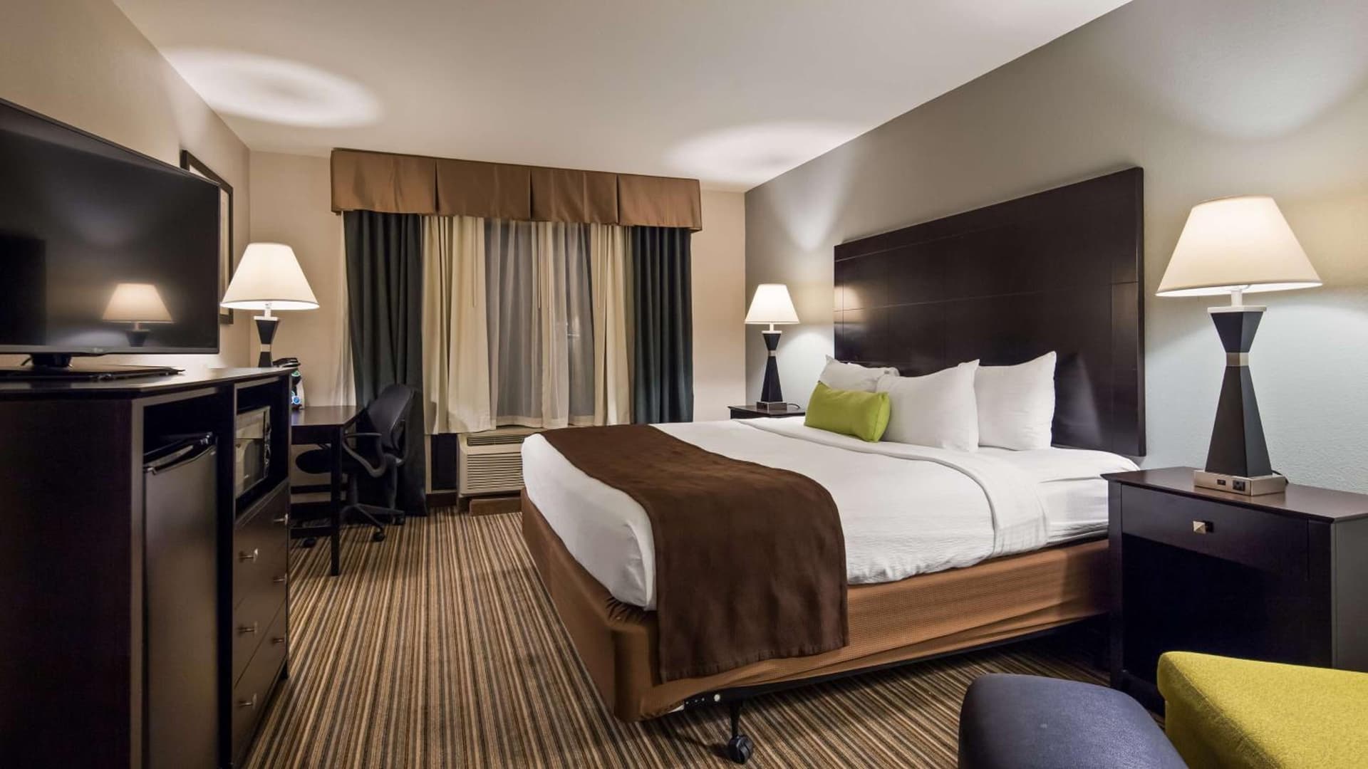 Best Western Plus Sunrise Inn interior in Nashville, TN — gallery photo 2