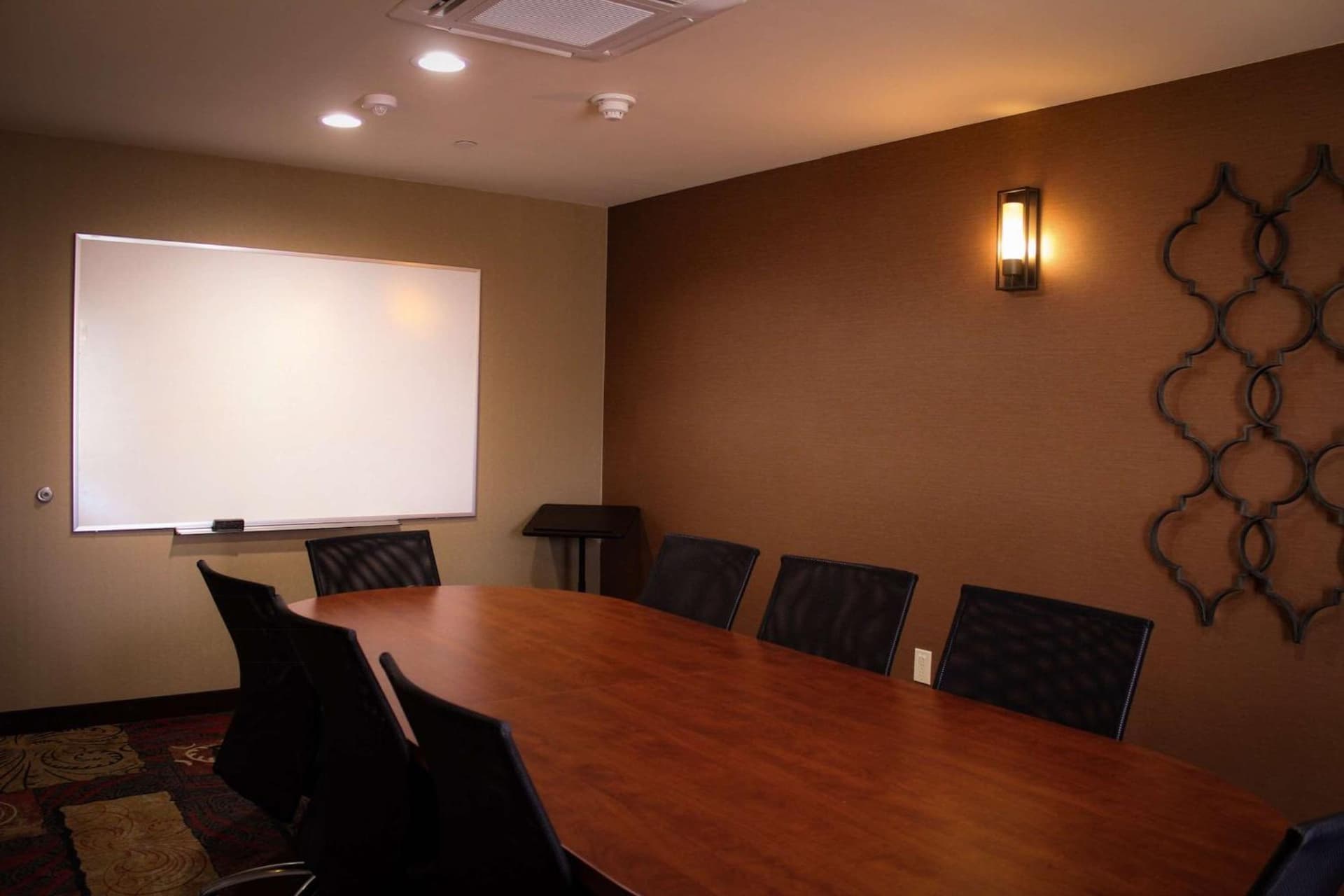Best Western Plus Arrowhead Hotel gallery photo in Colton, CA — image 16