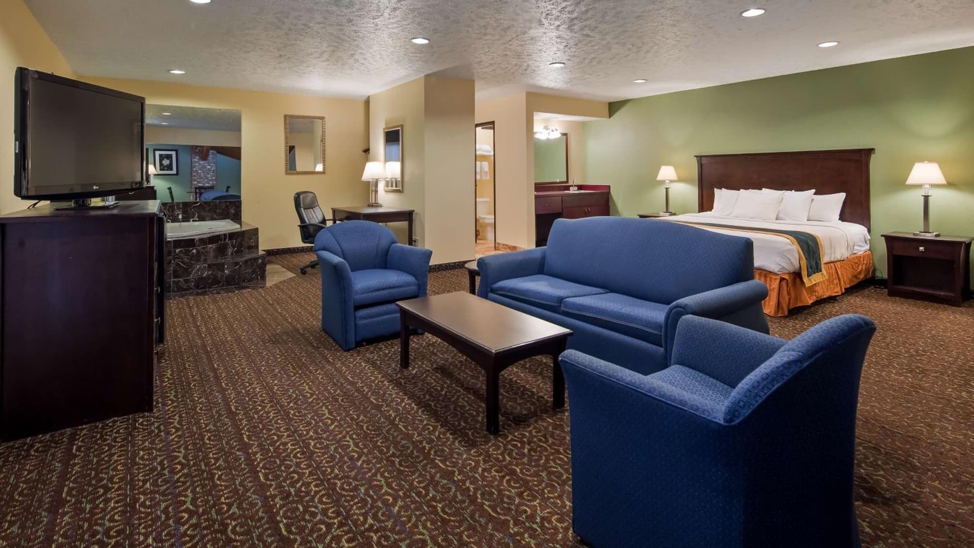 Best Western Richland Inn Mansfield interior in Mansfield, OH — gallery photo 2