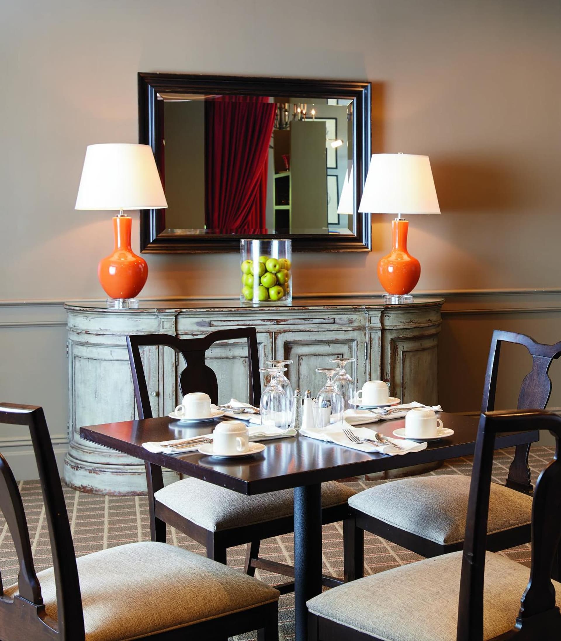 Ethan Allen Hotel gallery photo in Danbury, CT — image 4