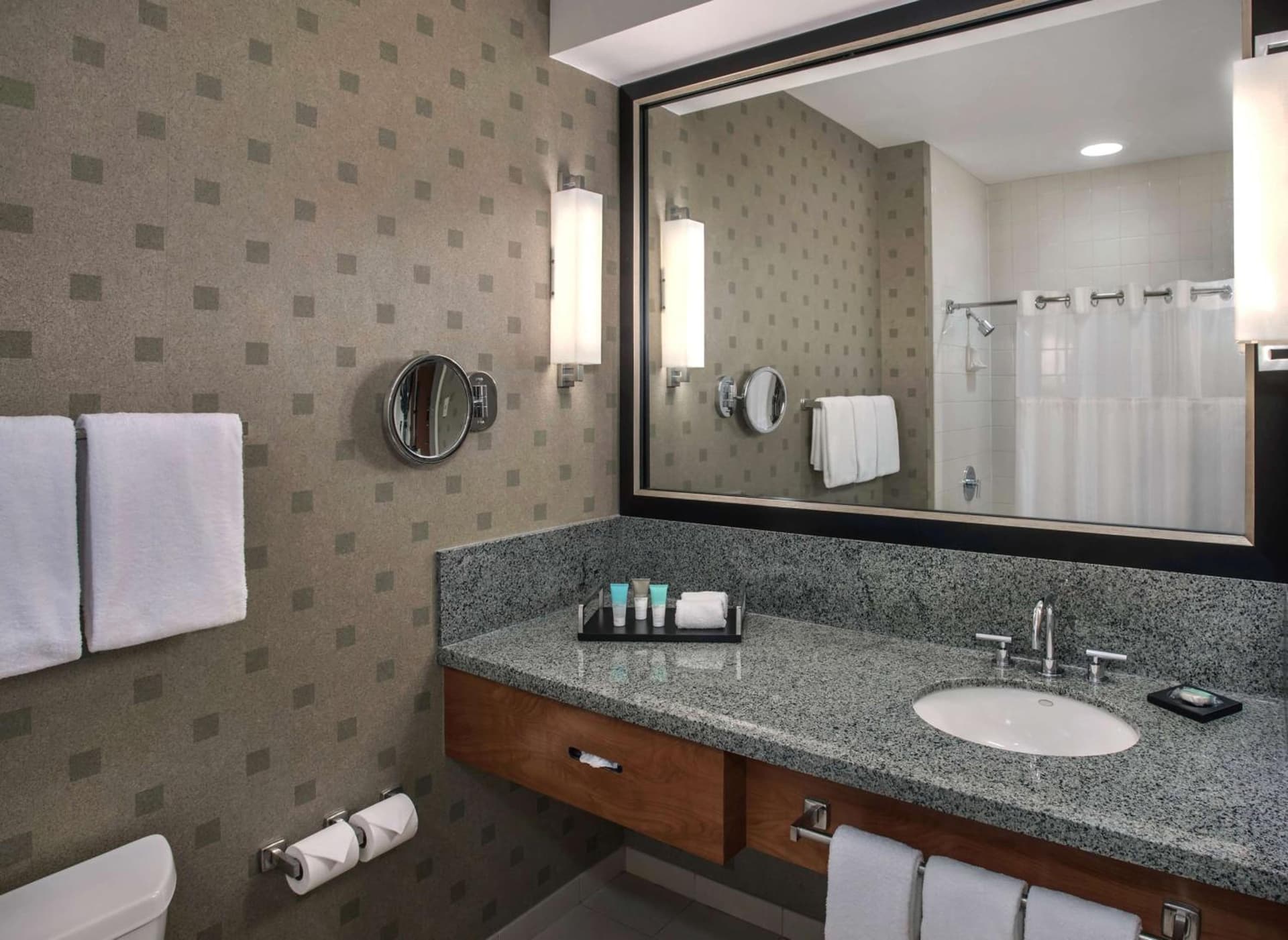 Hyatt Regency Pittsburgh International Airport interior in Clinton, PA — gallery photo 2