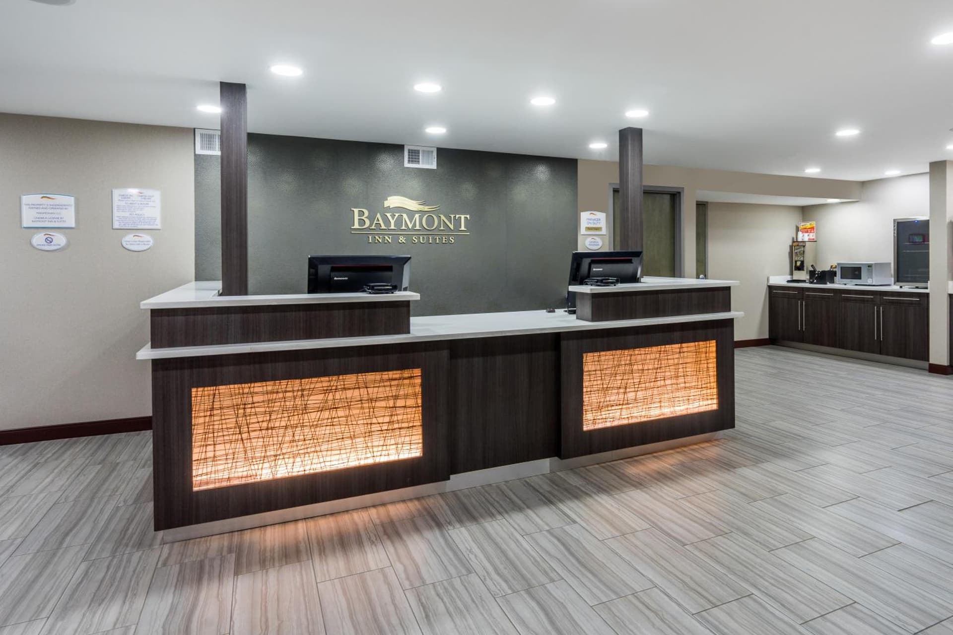 Baymont by Wyndham Clarksville property views in Clarksville, TN — gallery photo 3