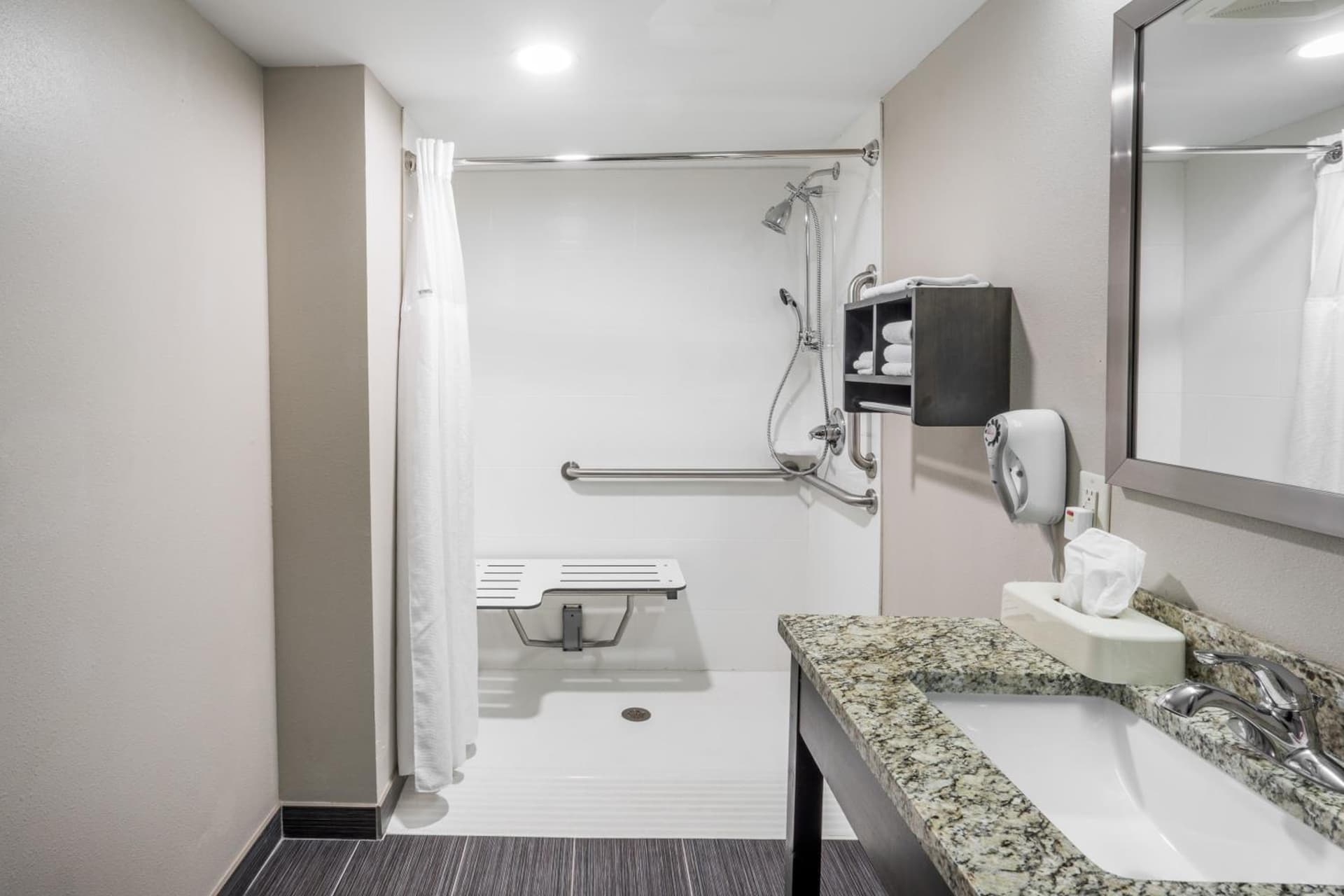 Baymont by Wyndham Clarksville gallery photo in Clarksville, TN — image 37