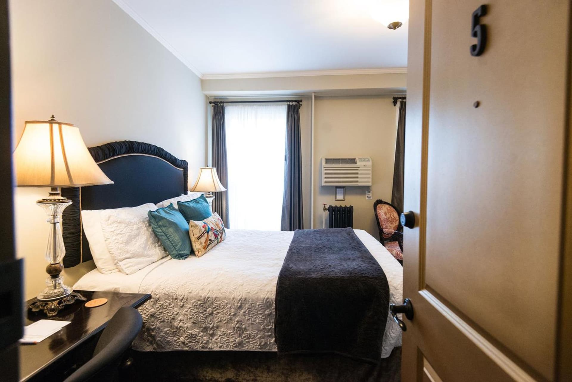 Camas Boutique Hotel gallery photo in Camas, WA — image 63