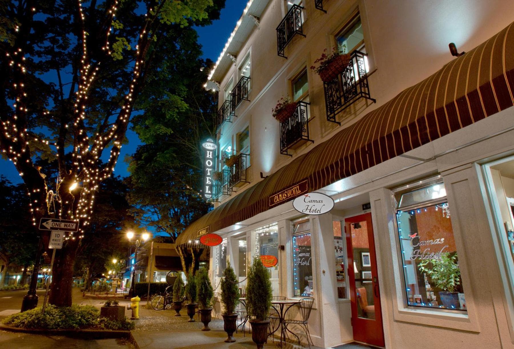 Camas Boutique Hotel featured exterior or lobby in Camas, WA — similar hotel