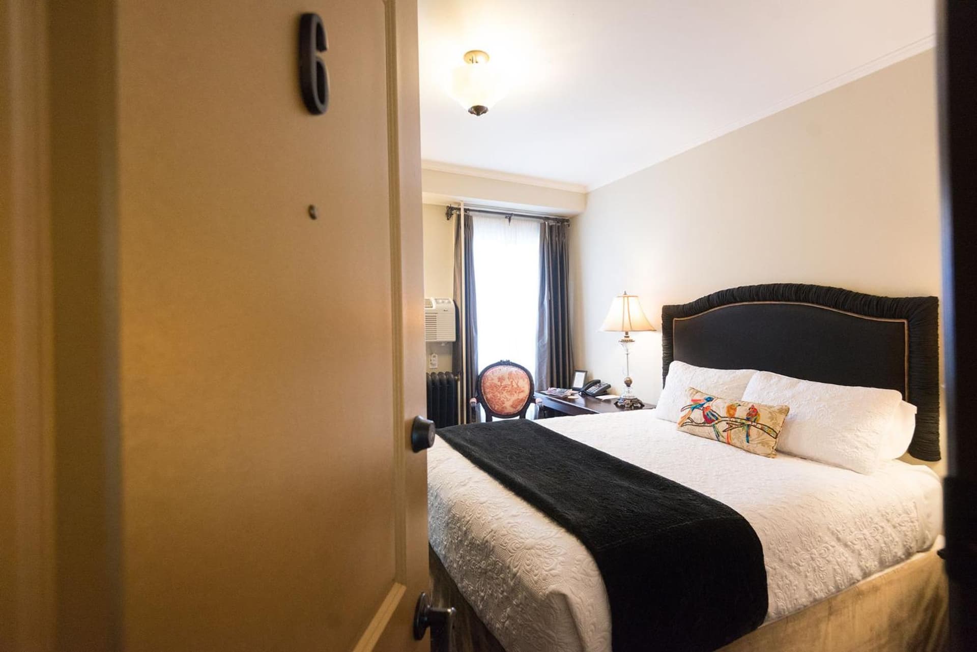 Camas Boutique Hotel gallery photo in Camas, WA — image 88