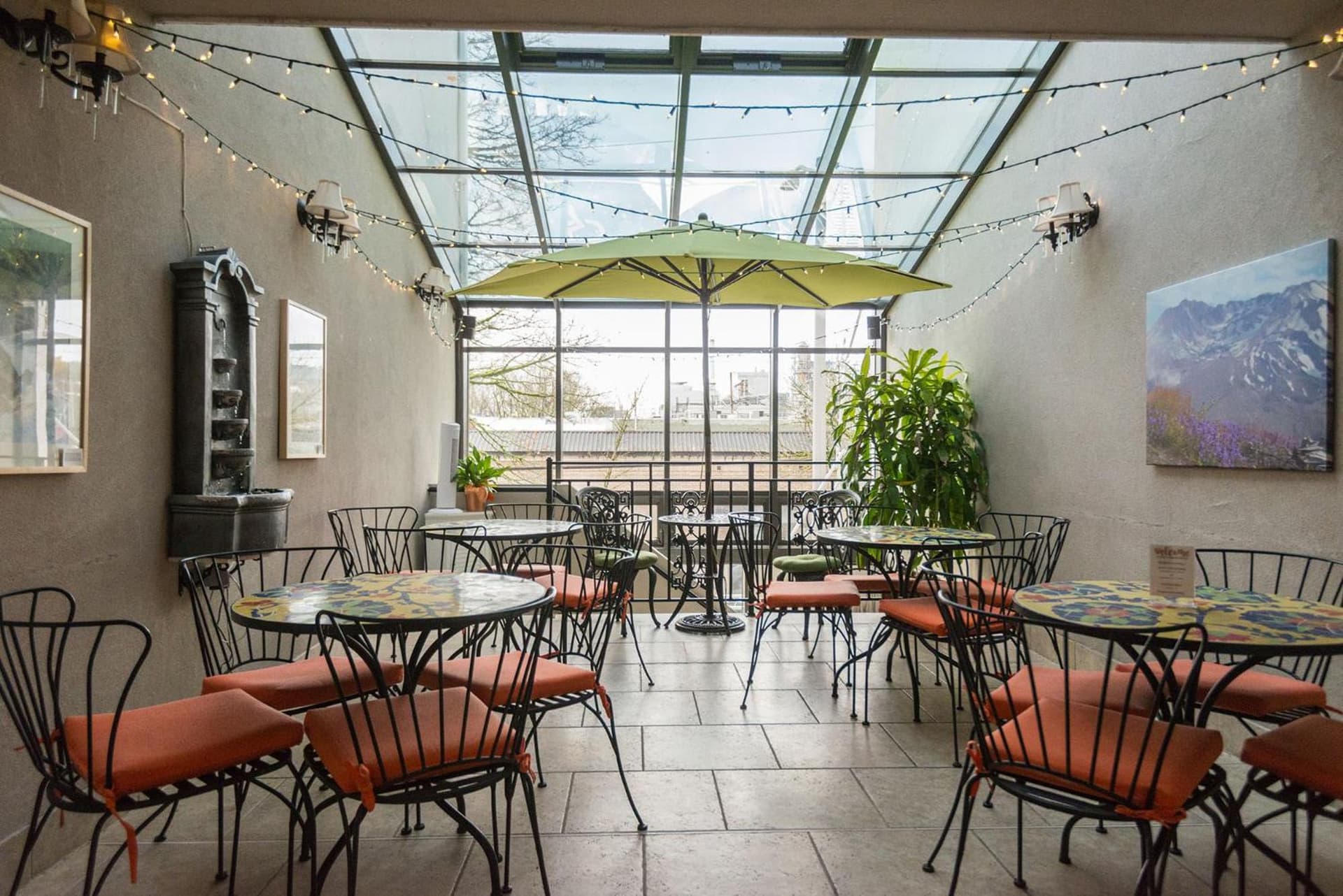 Camas Boutique Hotel gallery photo in Camas, WA — image 35