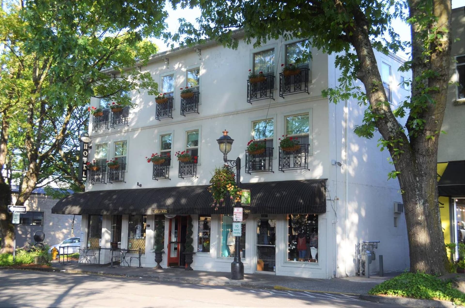 Camas Boutique Hotel gallery photo in Camas, WA — image 75