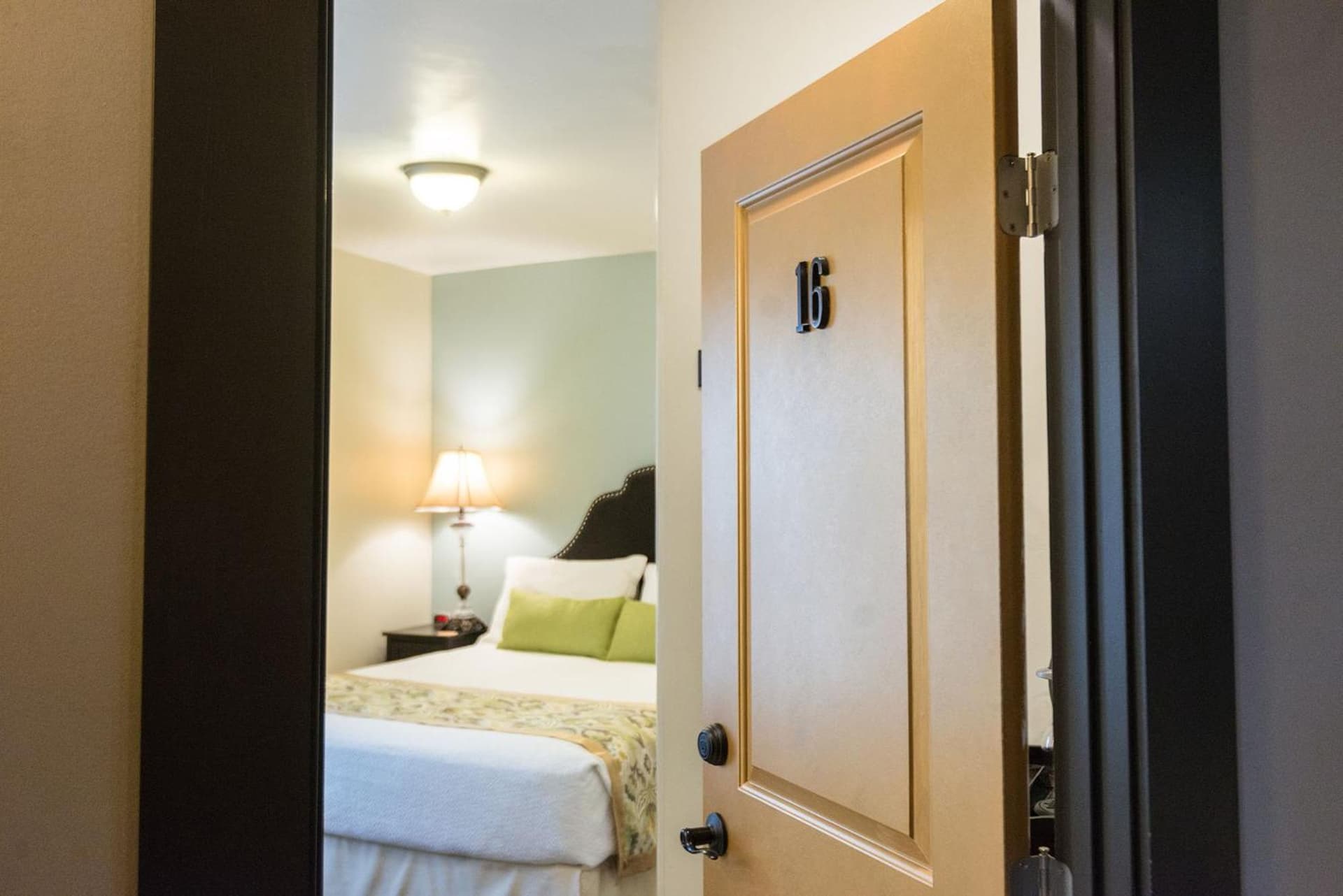 Camas Boutique Hotel gallery photo in Camas, WA — image 17