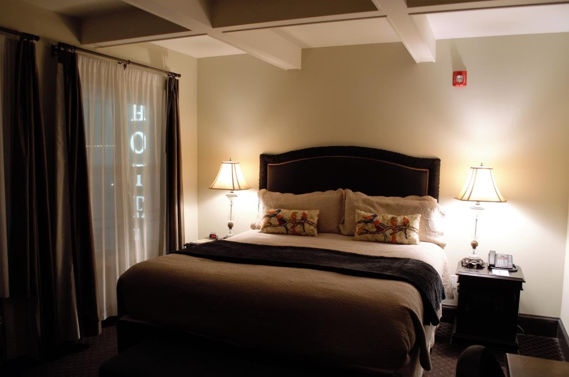 Camas Boutique Hotel gallery photo in Camas, WA — image 25