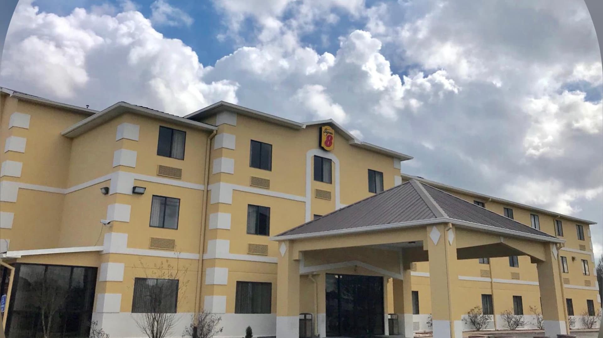 Super 8 by Wyndham Jackson Ridgeland featured exterior or lobby in Jackson, MS — similar hotel