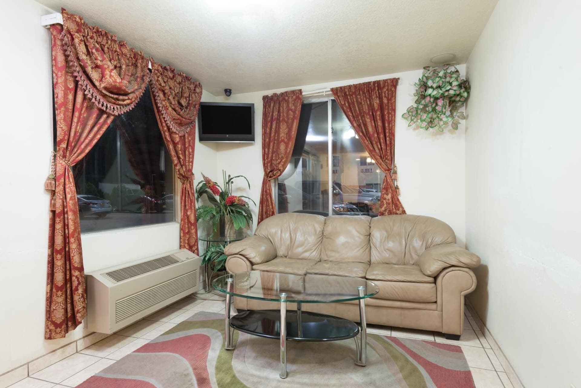 Super 8 by Wyndham Bernalillo gallery photo in Bernalillo, NM — image 9