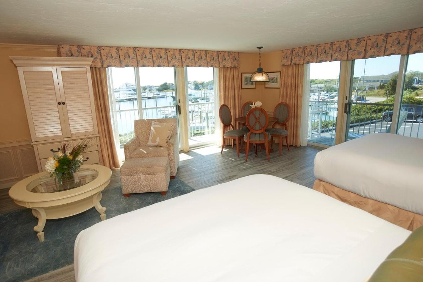 Anchor In Distinctive Waterfront Lodging gallery photo in Hyannis — image 56