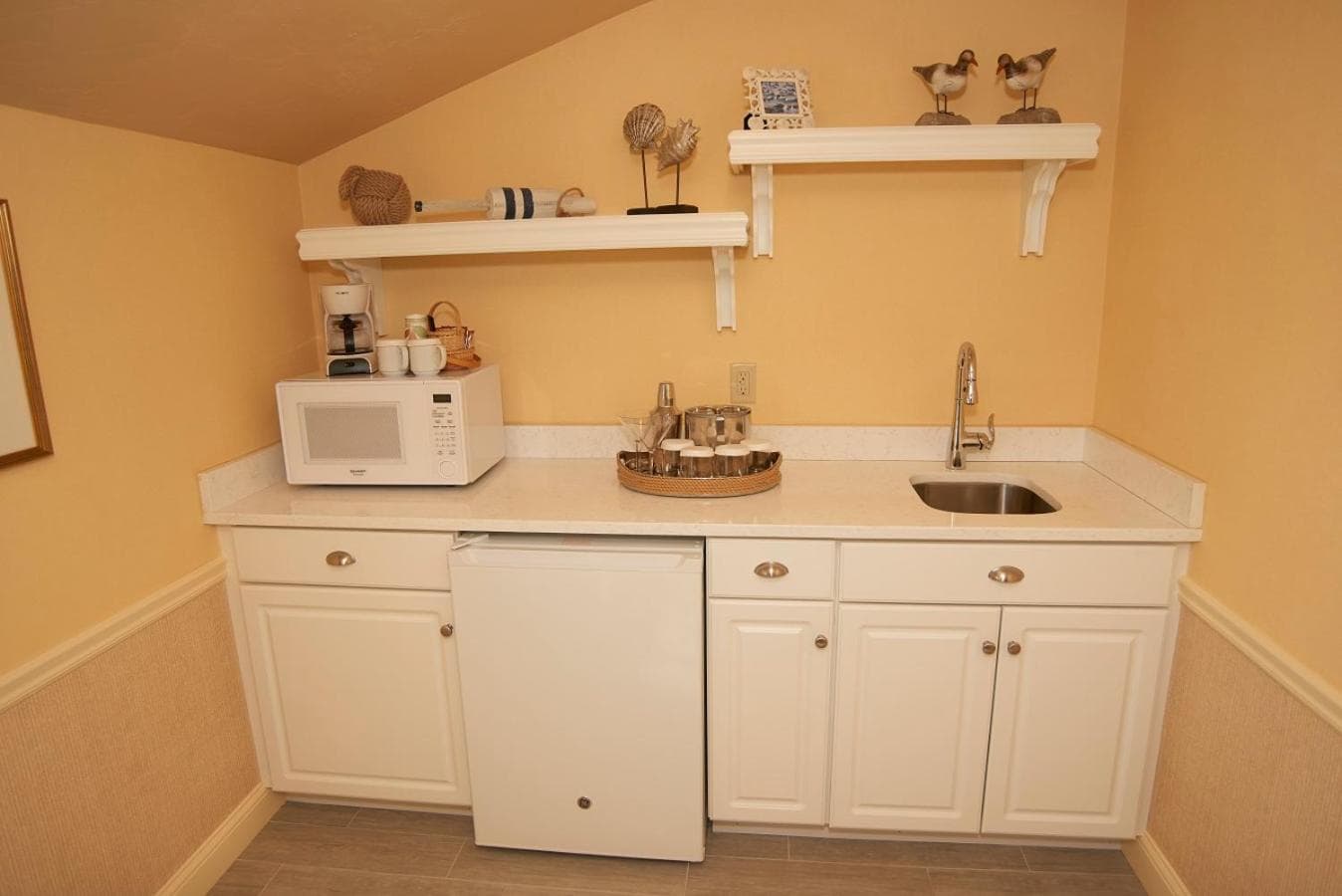 Anchor In Distinctive Waterfront Lodging gallery photo in Hyannis — image 6
