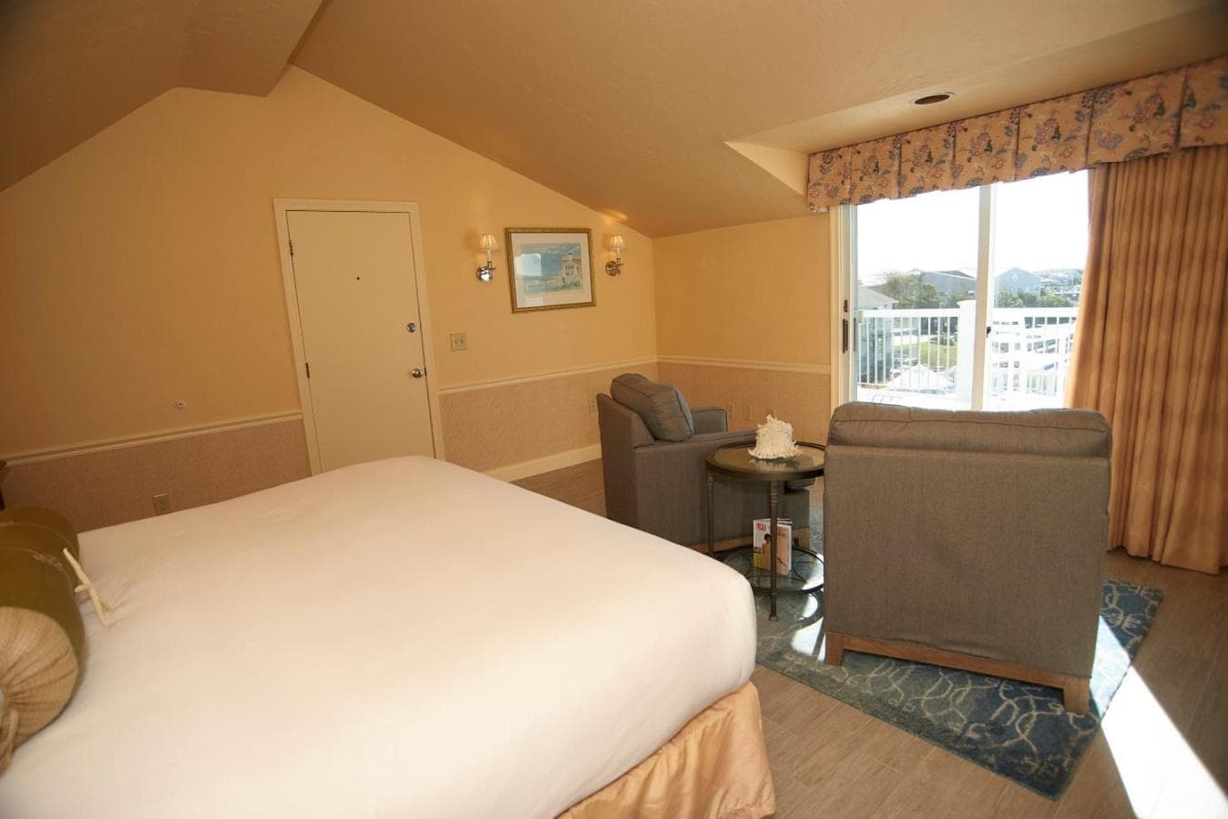 Anchor In Distinctive Waterfront Lodging gallery photo in Hyannis — image 41