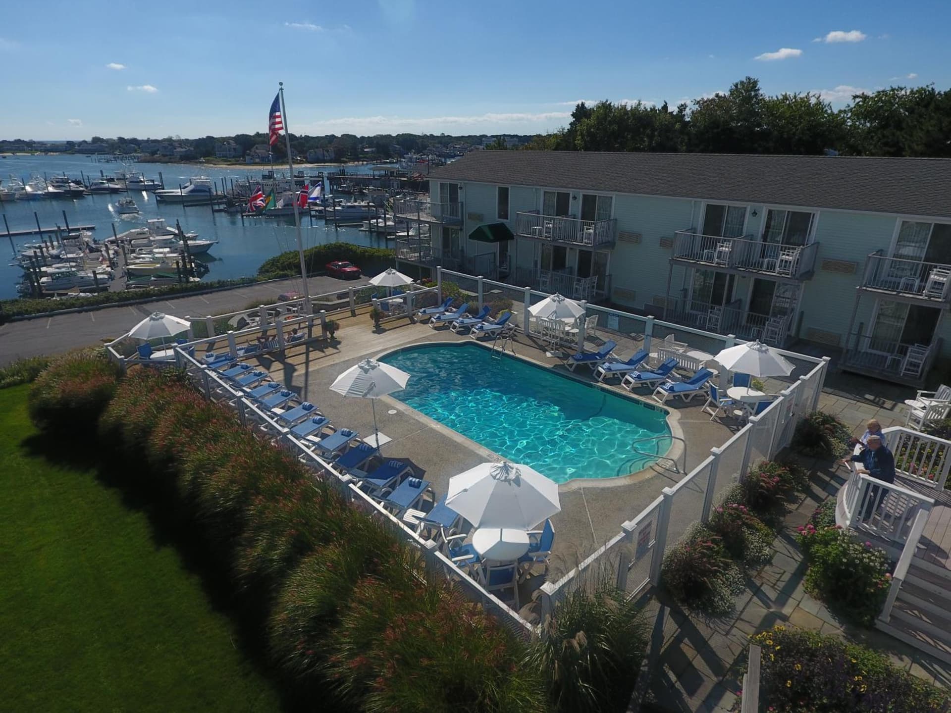 Anchor In Distinctive Waterfront Lodging gallery photo in Hyannis — image 85