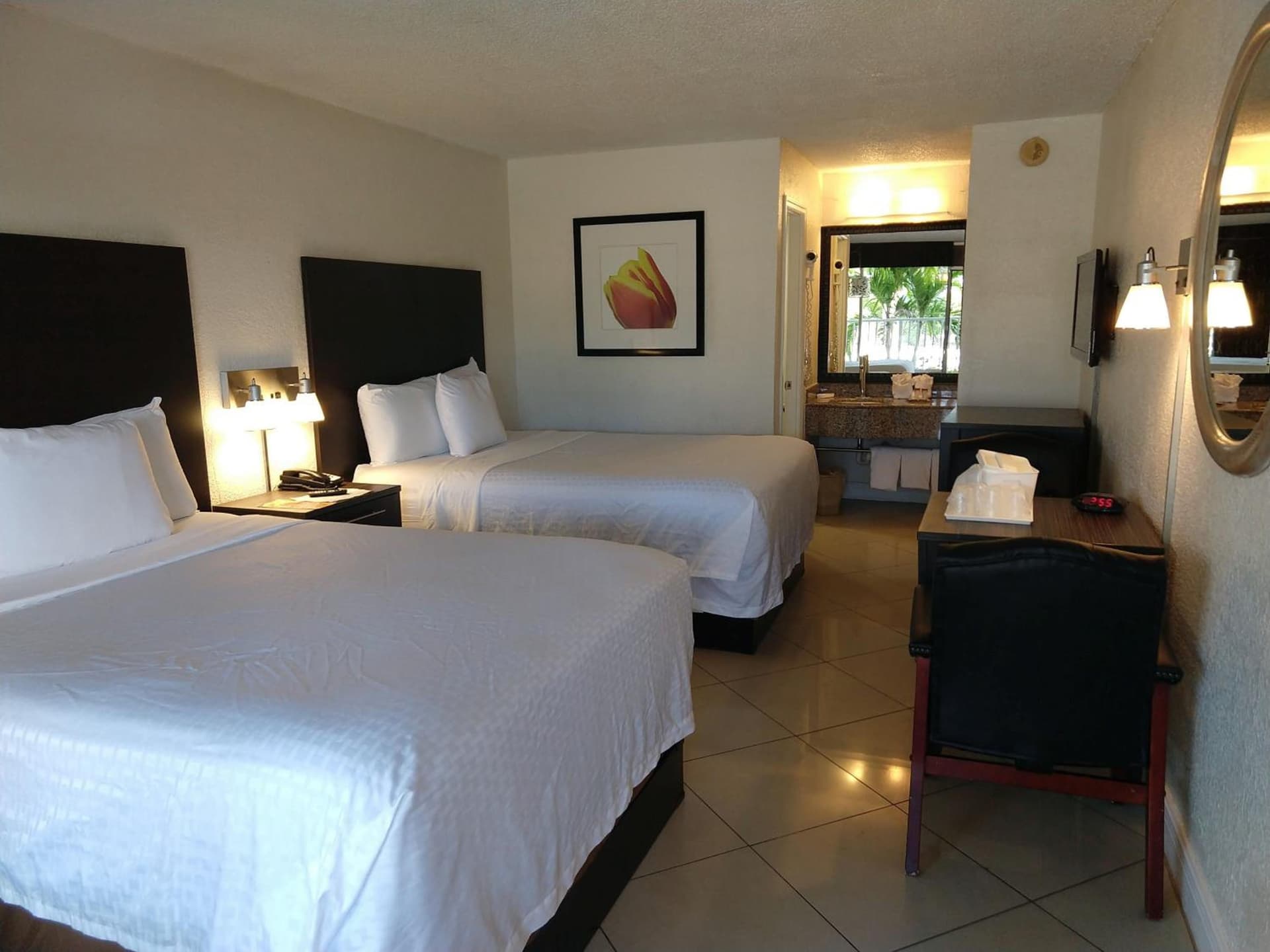 Red Carpet Inn Airport and Cruise Port Hotel Fort Lauderdale gallery photo in Fort Lauderdale, FL — image 4