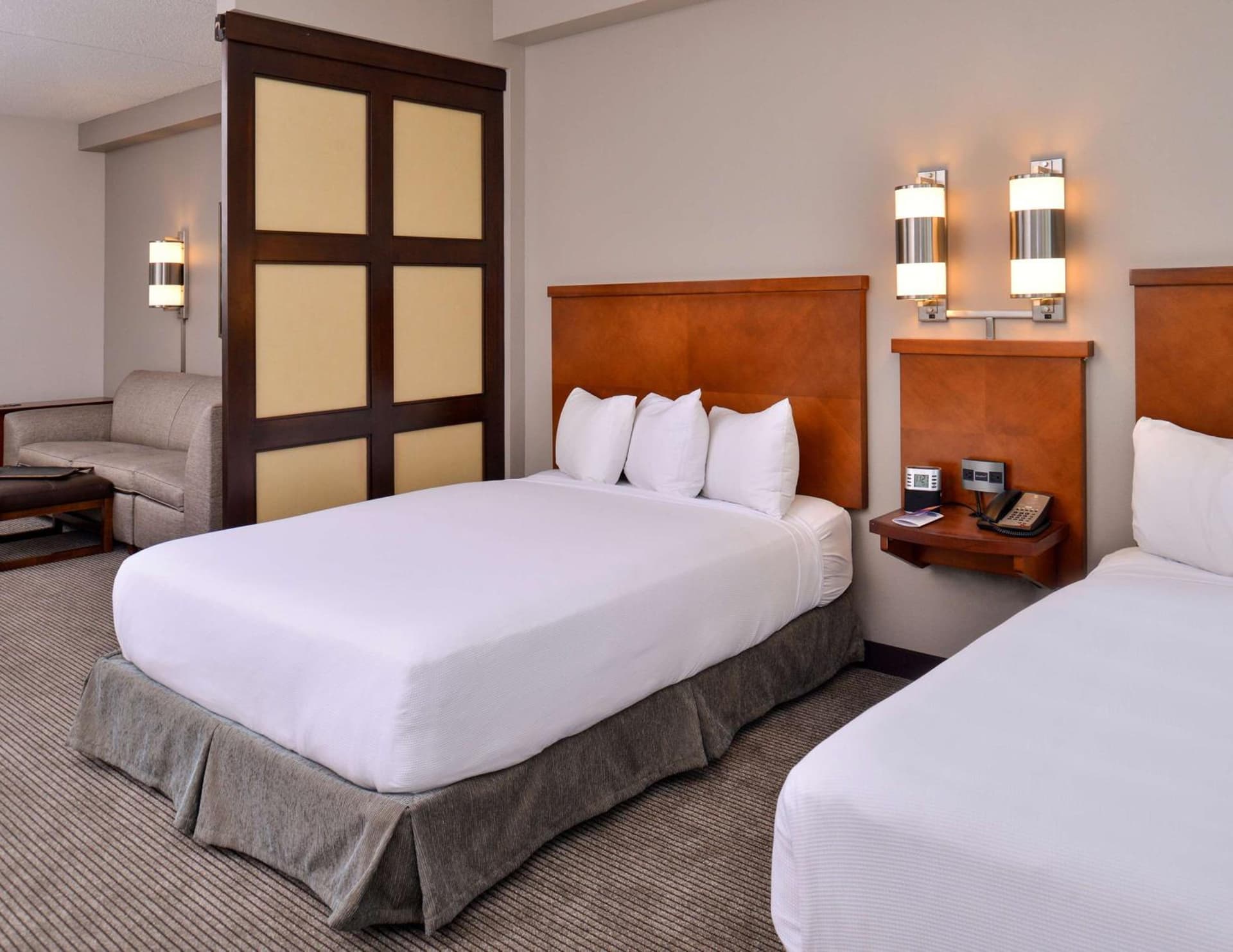 Hyatt Place Garden City interior in Garden City, NY — gallery photo 2