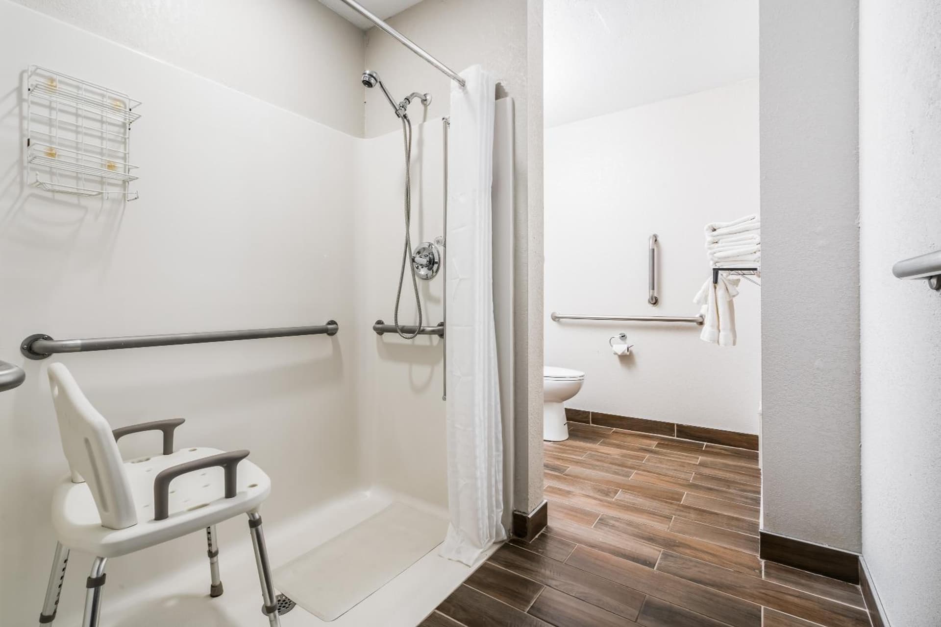 Microtel Inn & Suites by Wyndham Rochester North Mayo Clinic gallery photo in Rochester, MN — image 15