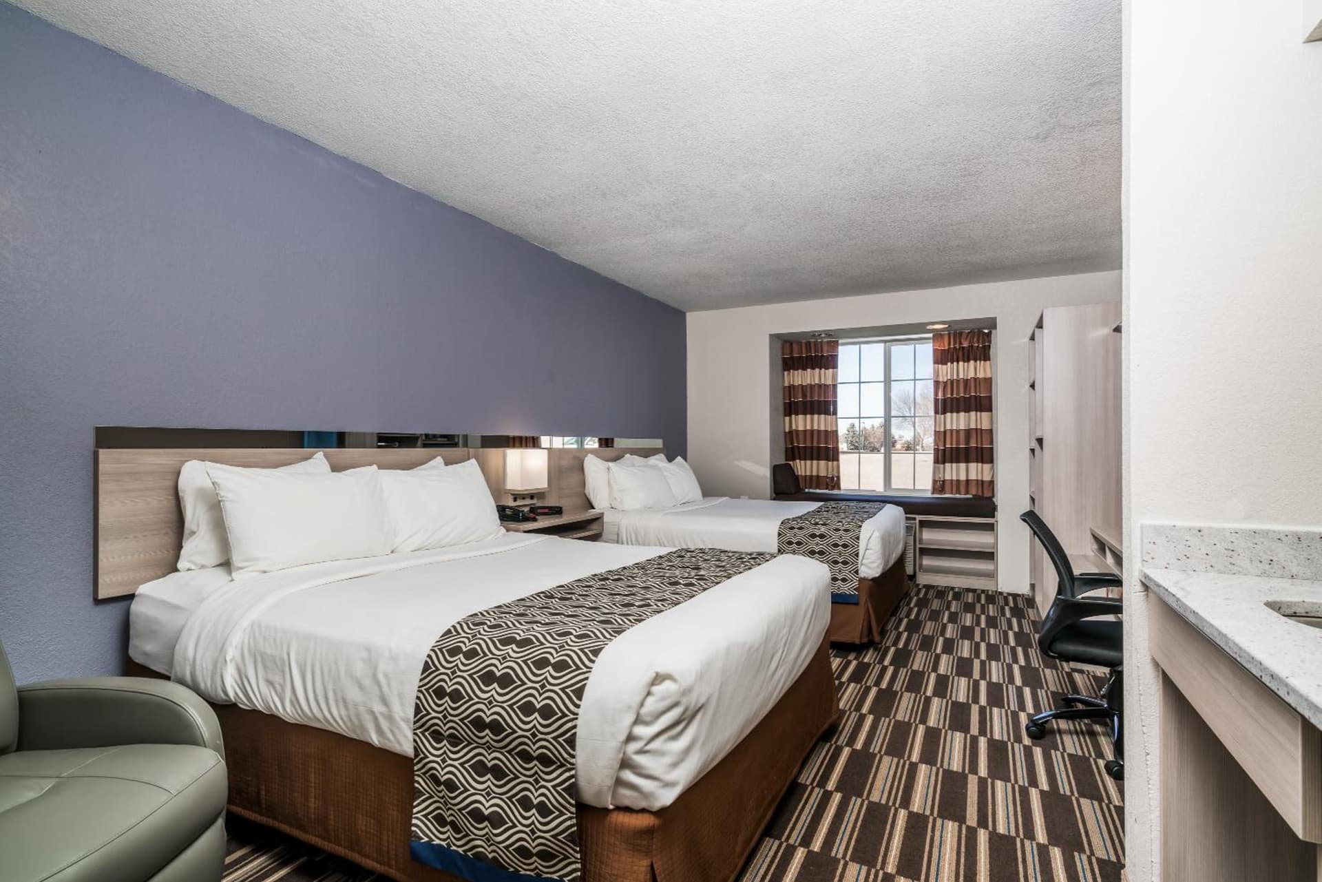 Microtel Inn & Suites by Wyndham Rochester North Mayo Clinic gallery photo in Rochester, MN — image 5