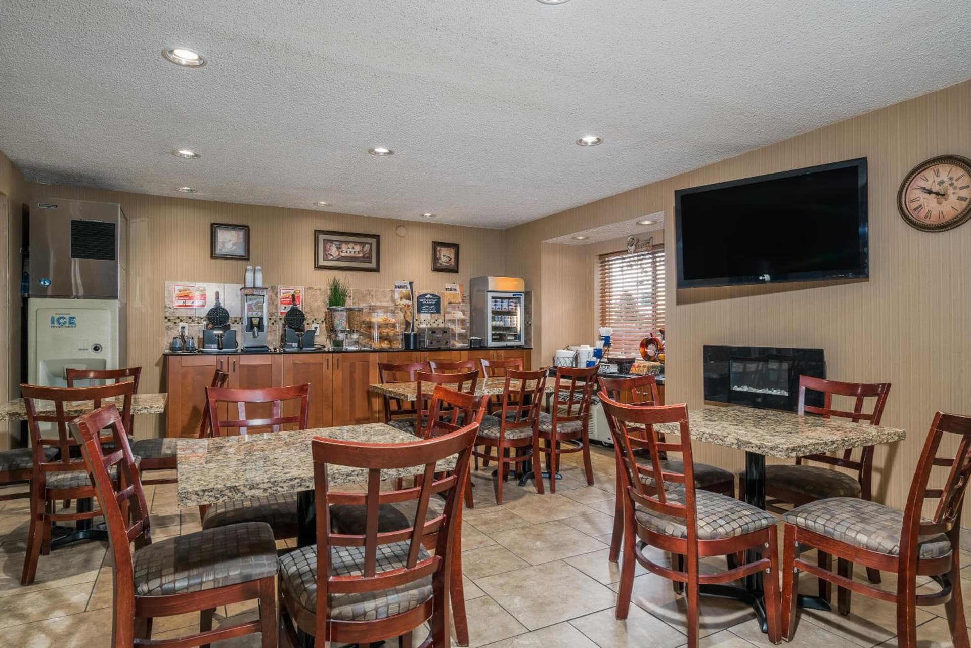 Microtel Inn & Suites by Wyndham Rochester North Mayo Clinic gallery photo in Rochester, MN — image 28
