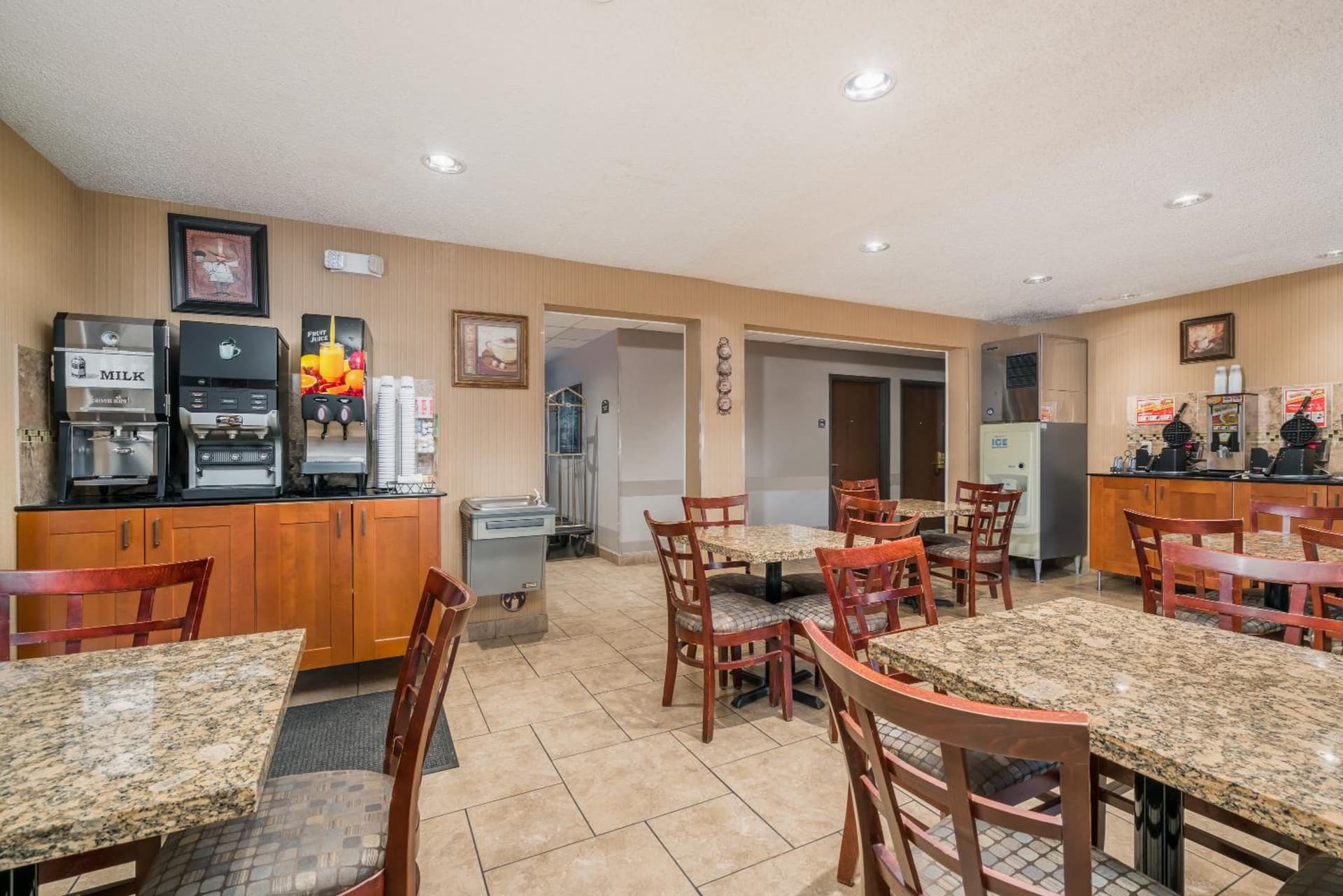 Microtel Inn & Suites by Wyndham Rochester North Mayo Clinic gallery photo in Rochester, MN — image 25