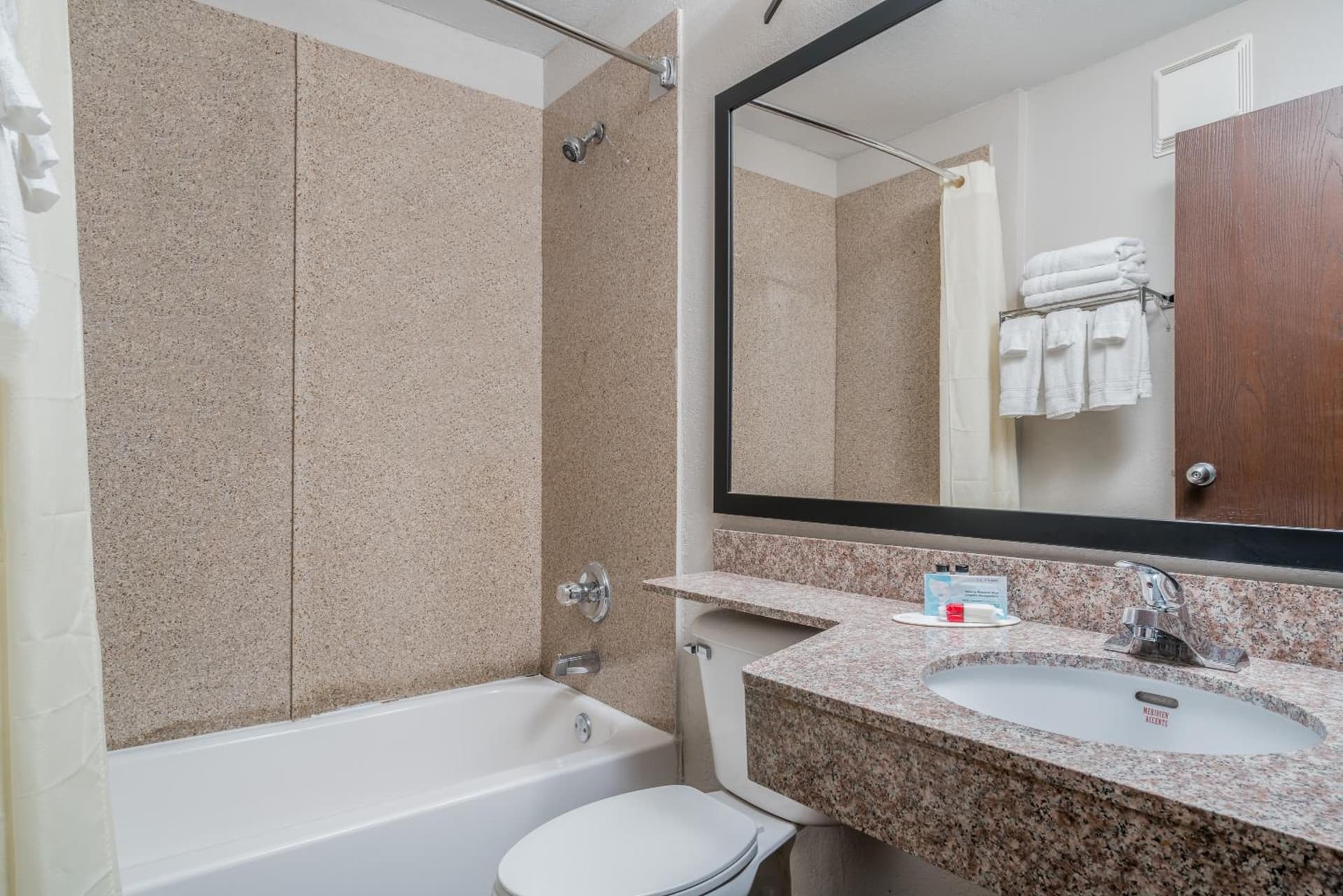 Microtel Inn & Suites by Wyndham Rochester North Mayo Clinic gallery photo in Rochester, MN — image 10
