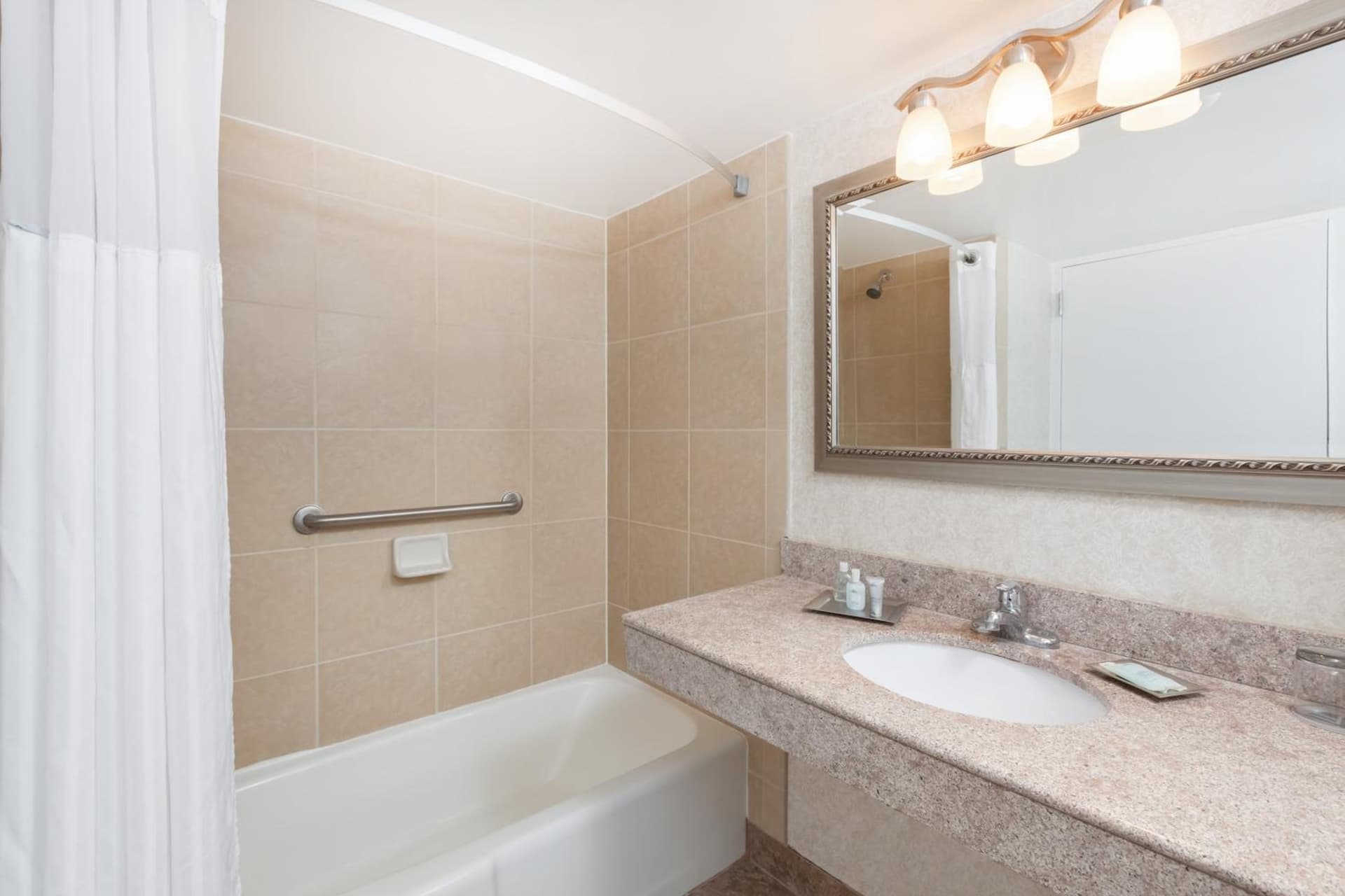 Wyndham Virginia Beach Oceanfront gallery photo in Virginia Beach, VA — image 5