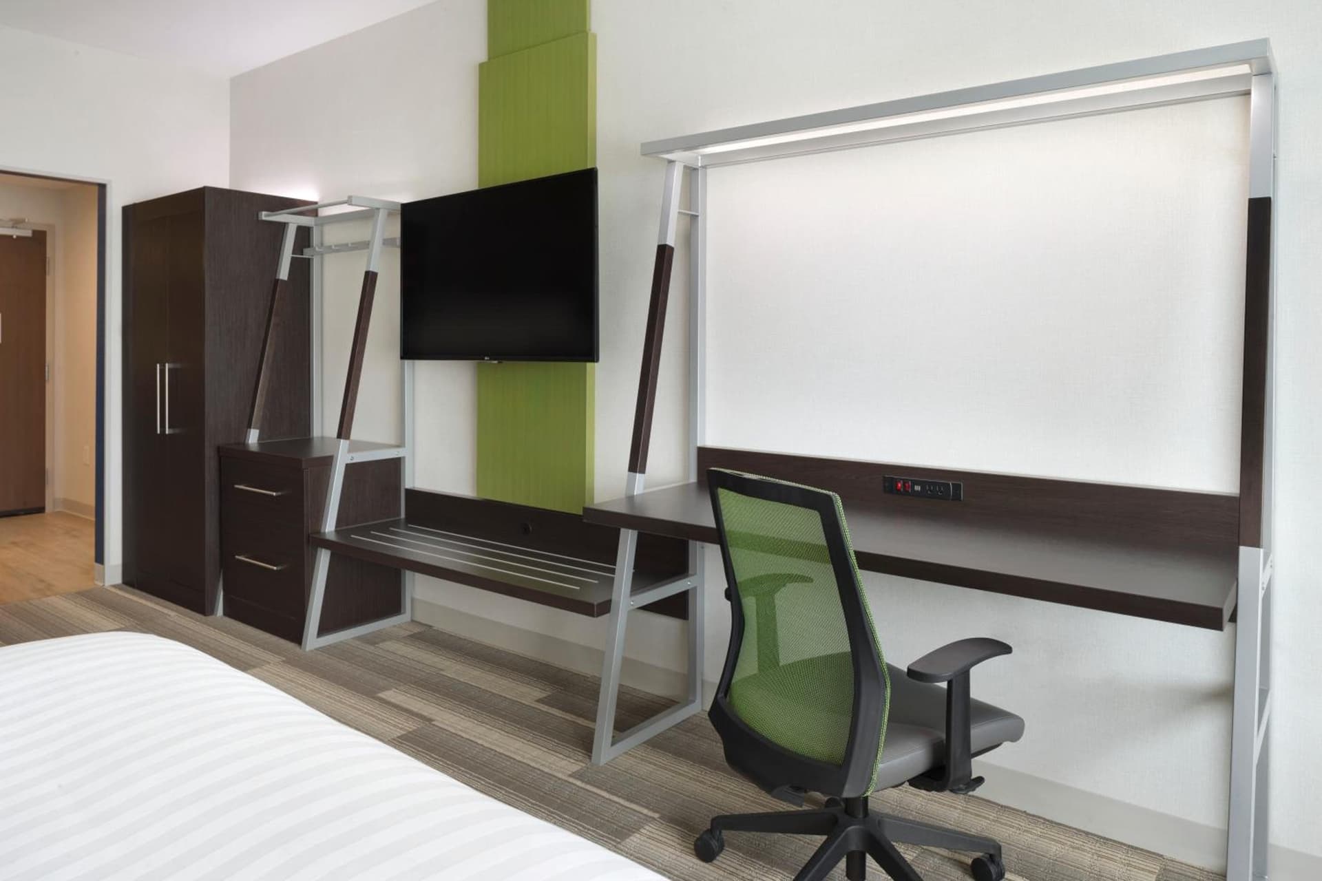 Holiday Inn Express Atlanta SW - Newnan by IHG interior in Newnan, GA — gallery photo 2