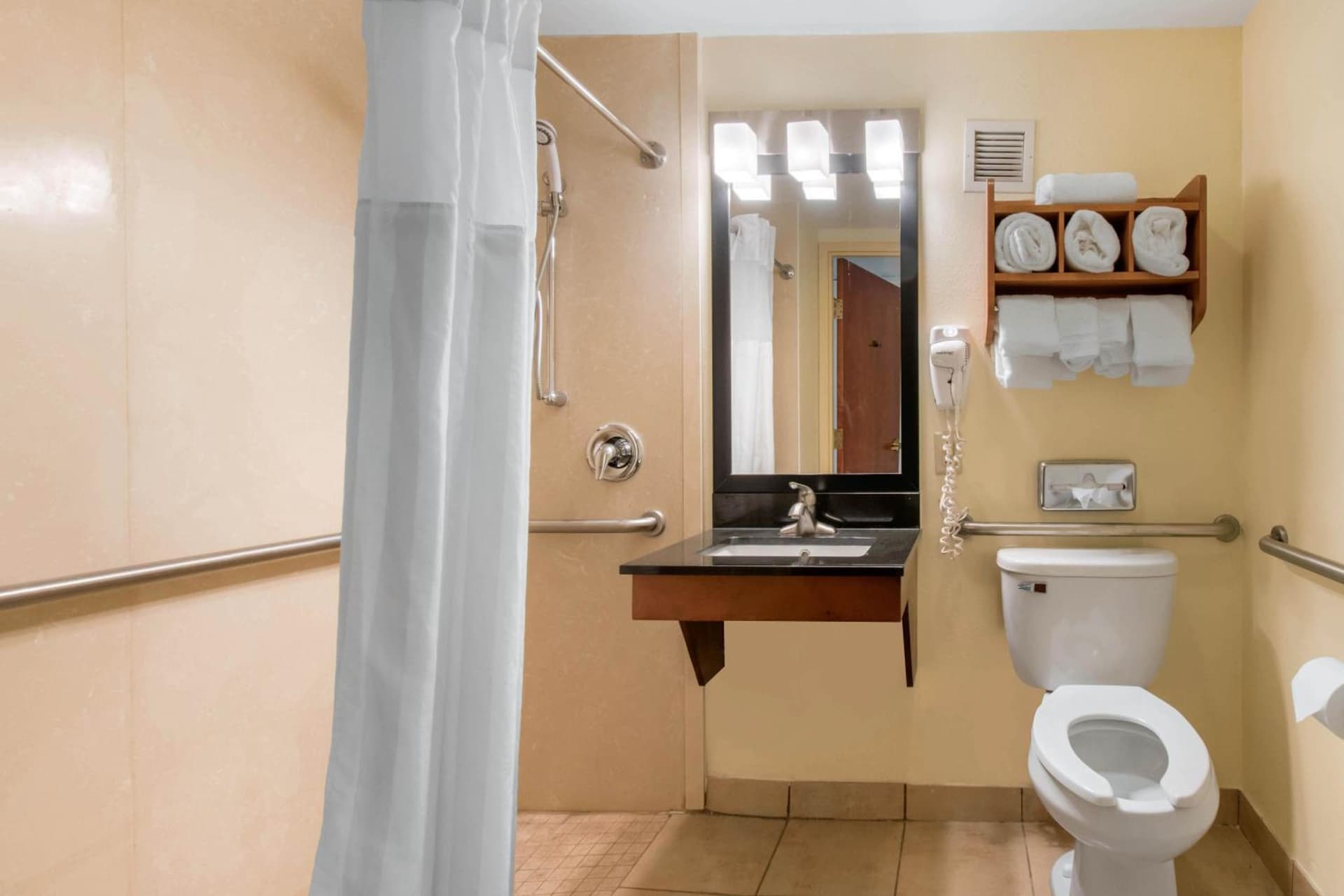 University Hotel & Suites Shippensburg, Trademark by Wyndham gallery photo in Shippensburg, PA — image 18