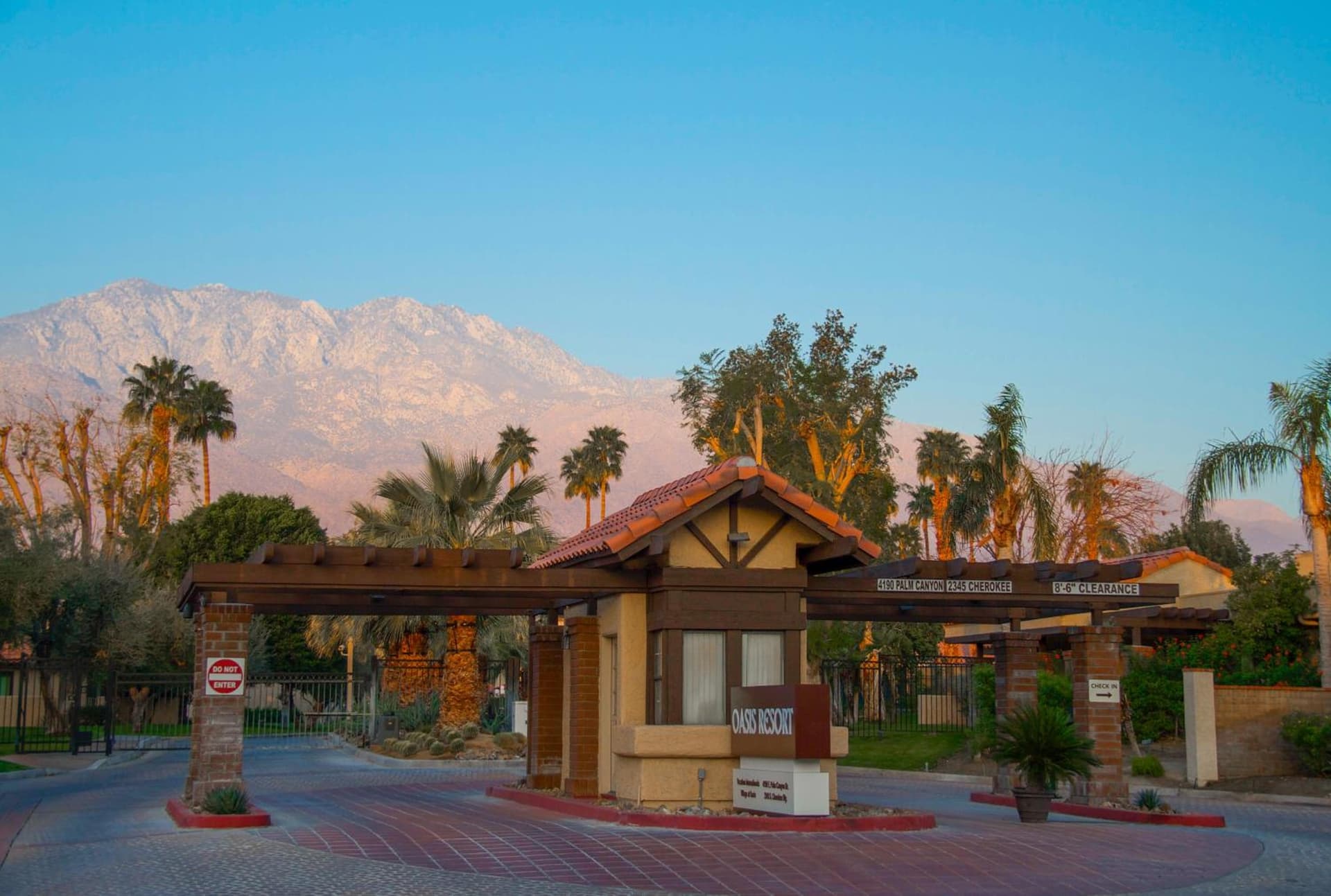 The Oasis Resort featured exterior or lobby in Palm Springs, CA — similar hotel
