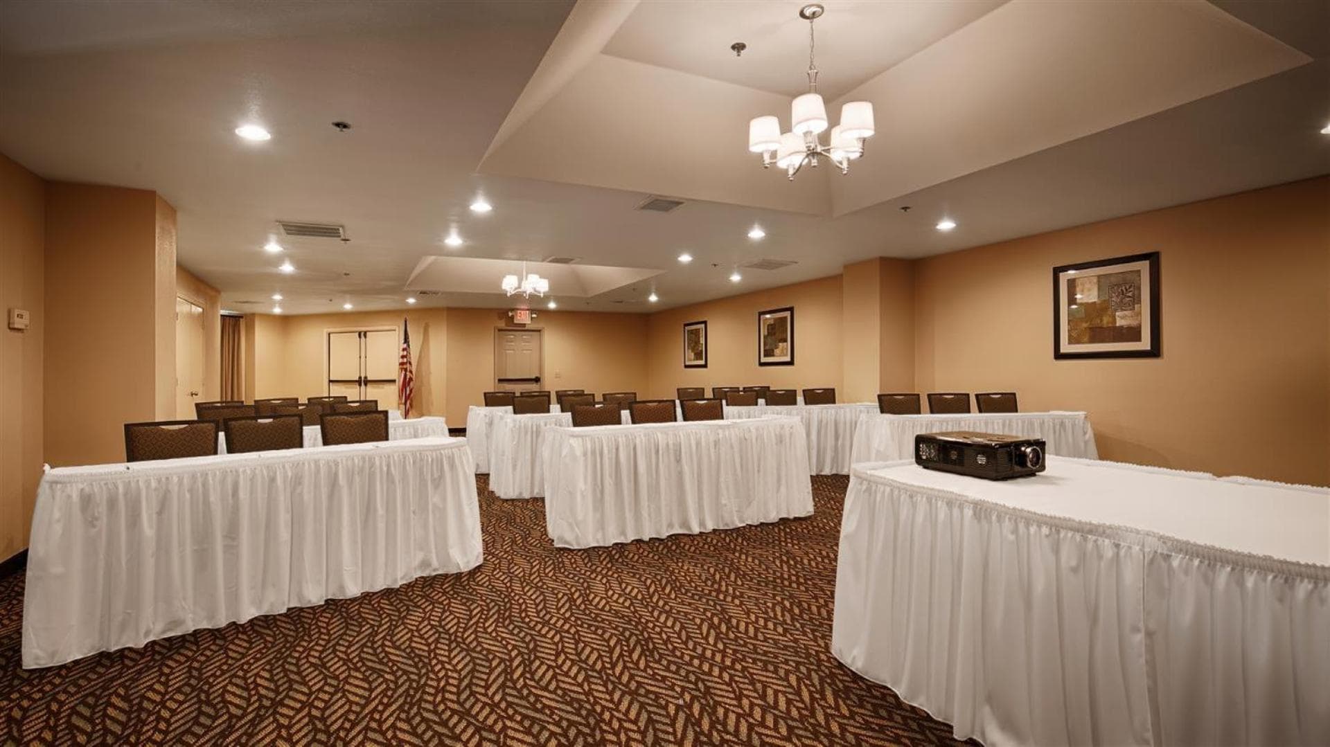 Best Western Palm Court Inn gallery photo in Modesto, CA — image 24