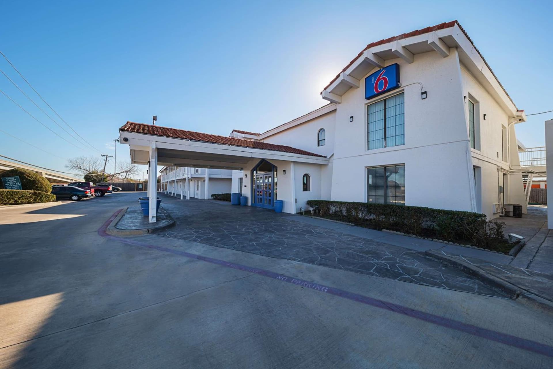 Motel 6-Grand Prairie, TX - Interstate 30 gallery photo in Grand Prairie, TX — image 25