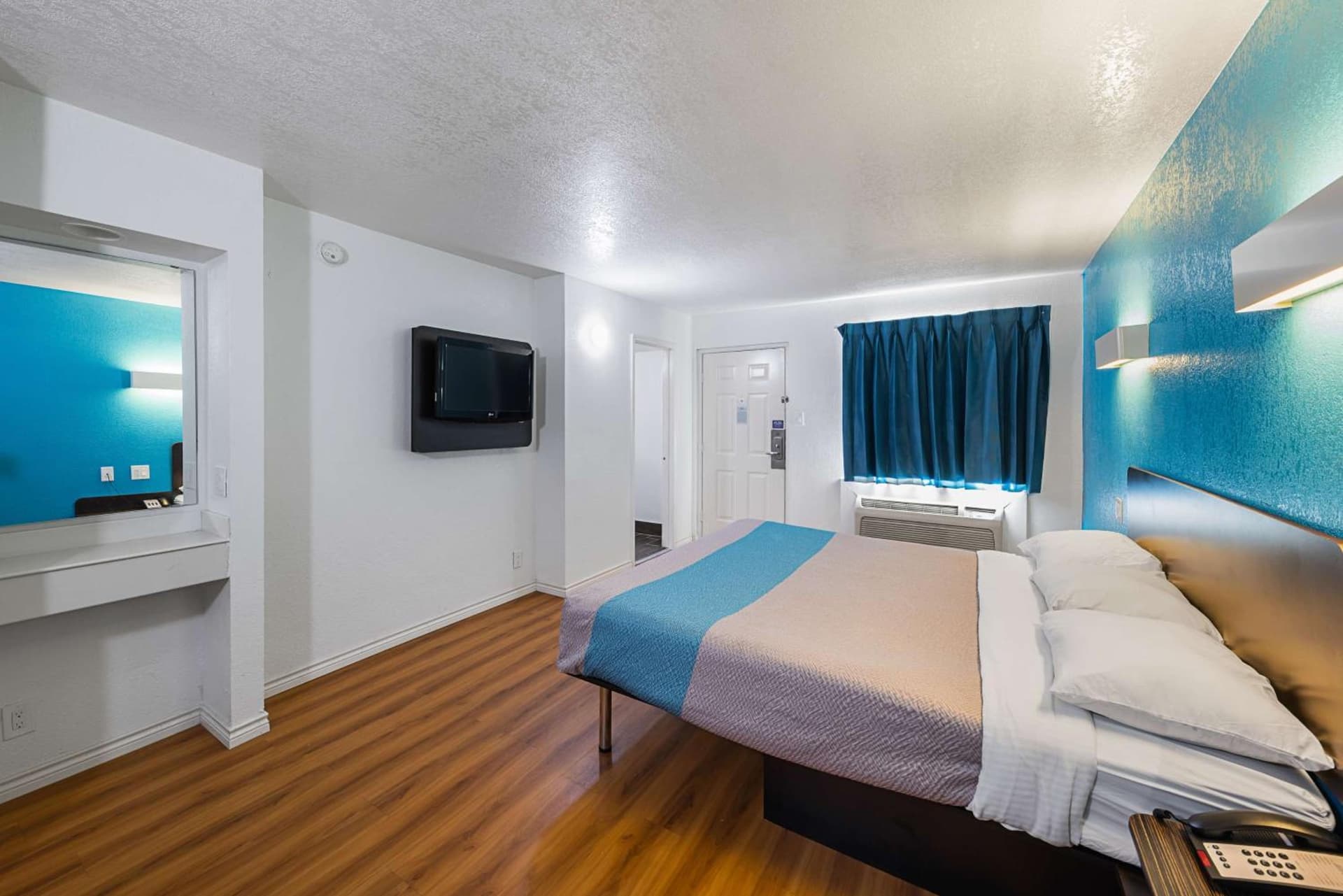 Motel 6-Grand Prairie, TX - Interstate 30 gallery photo in Grand Prairie, TX — image 19
