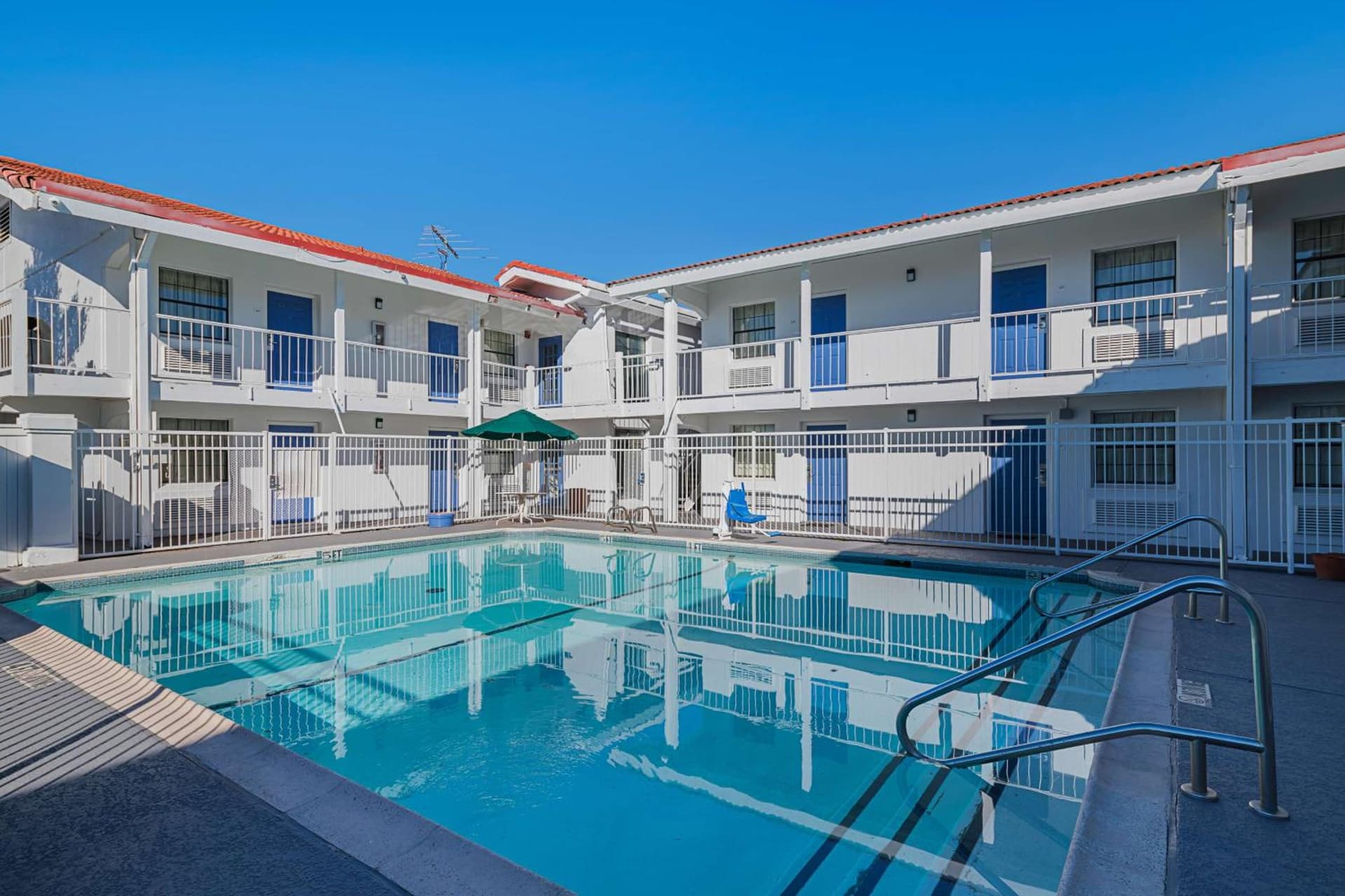 Motel 6-Grand Prairie, TX - Interstate 30 gallery photo in Grand Prairie, TX — image 22