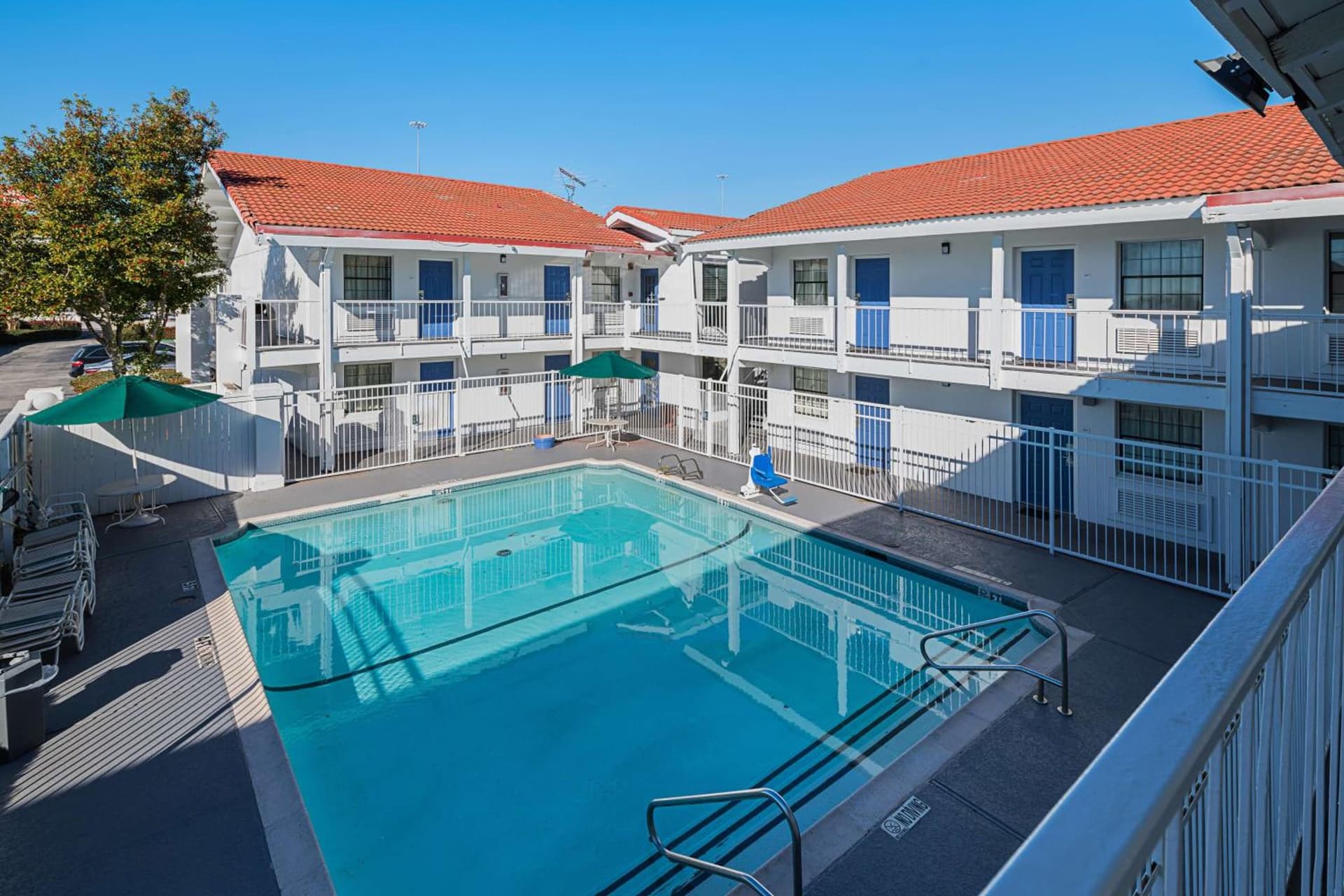Motel 6-Grand Prairie, TX - Interstate 30 gallery photo in Grand Prairie, TX — image 5